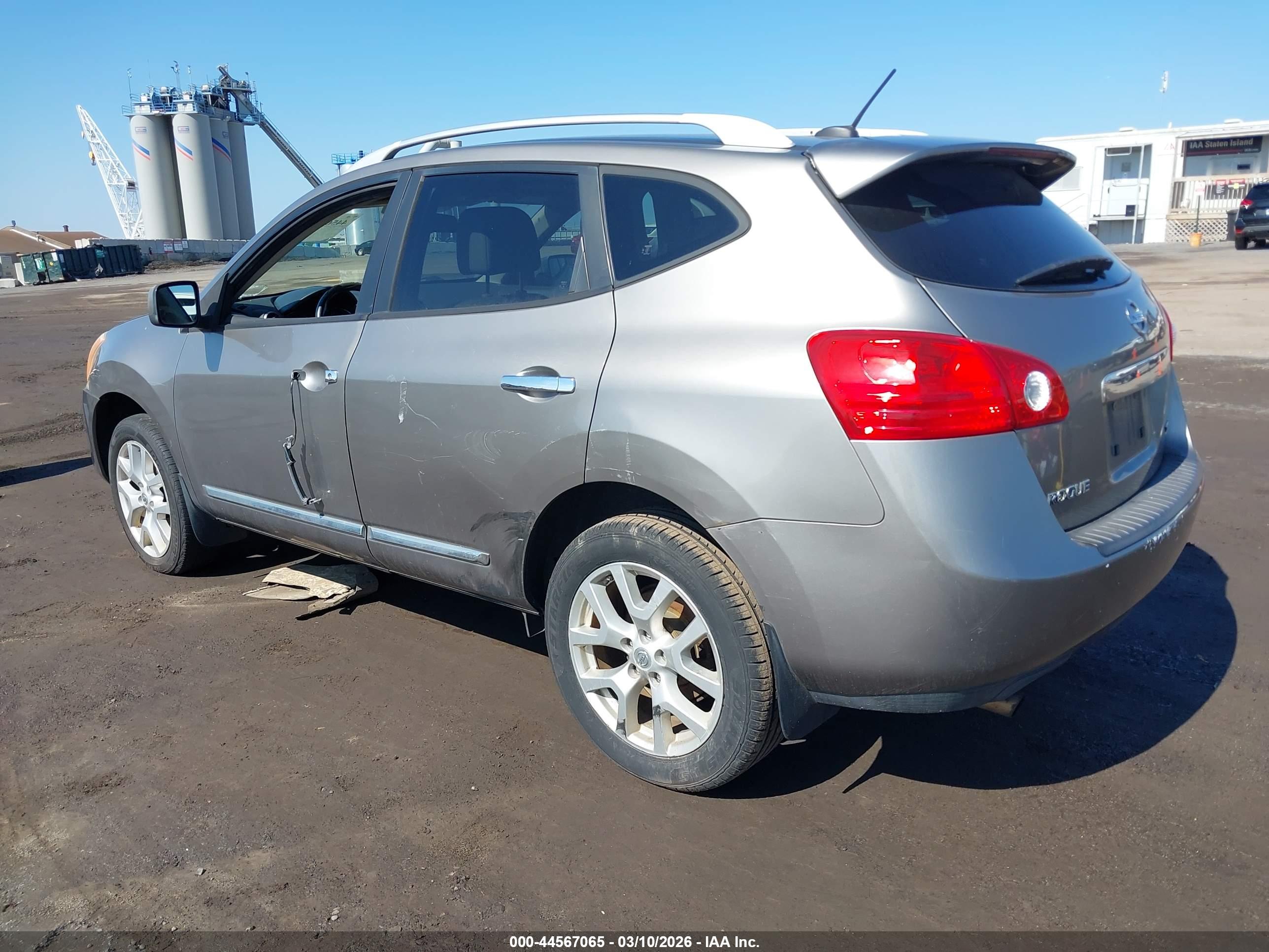 NISSAN ROGUE image 3