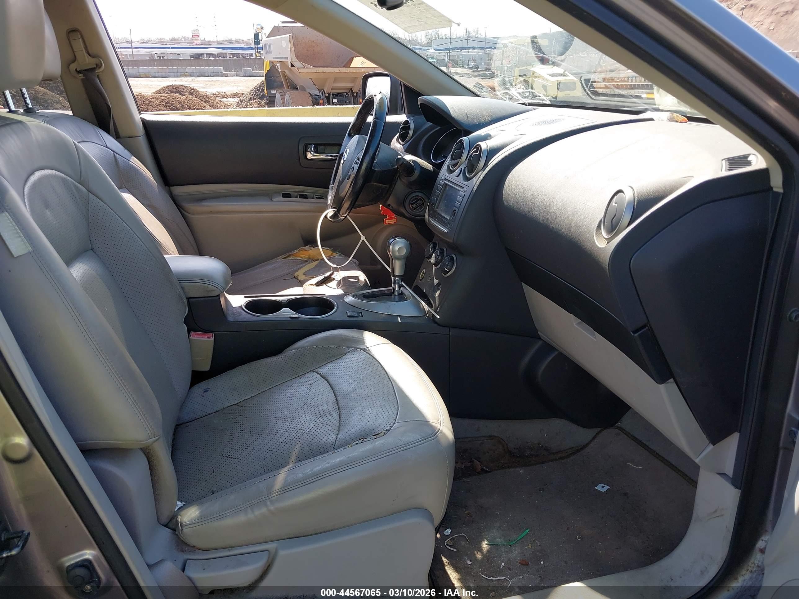NISSAN ROGUE image 5