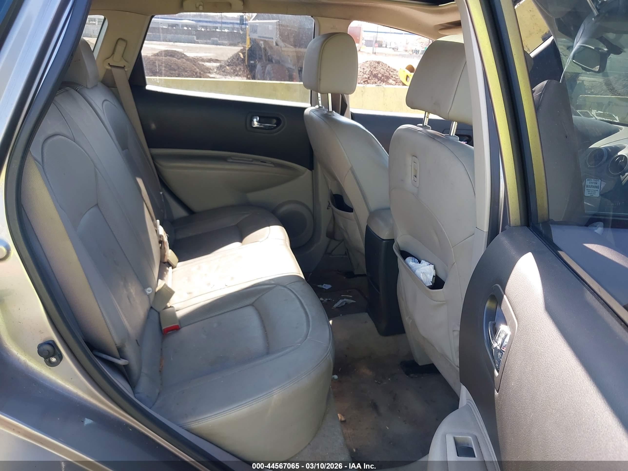 NISSAN ROGUE image 8