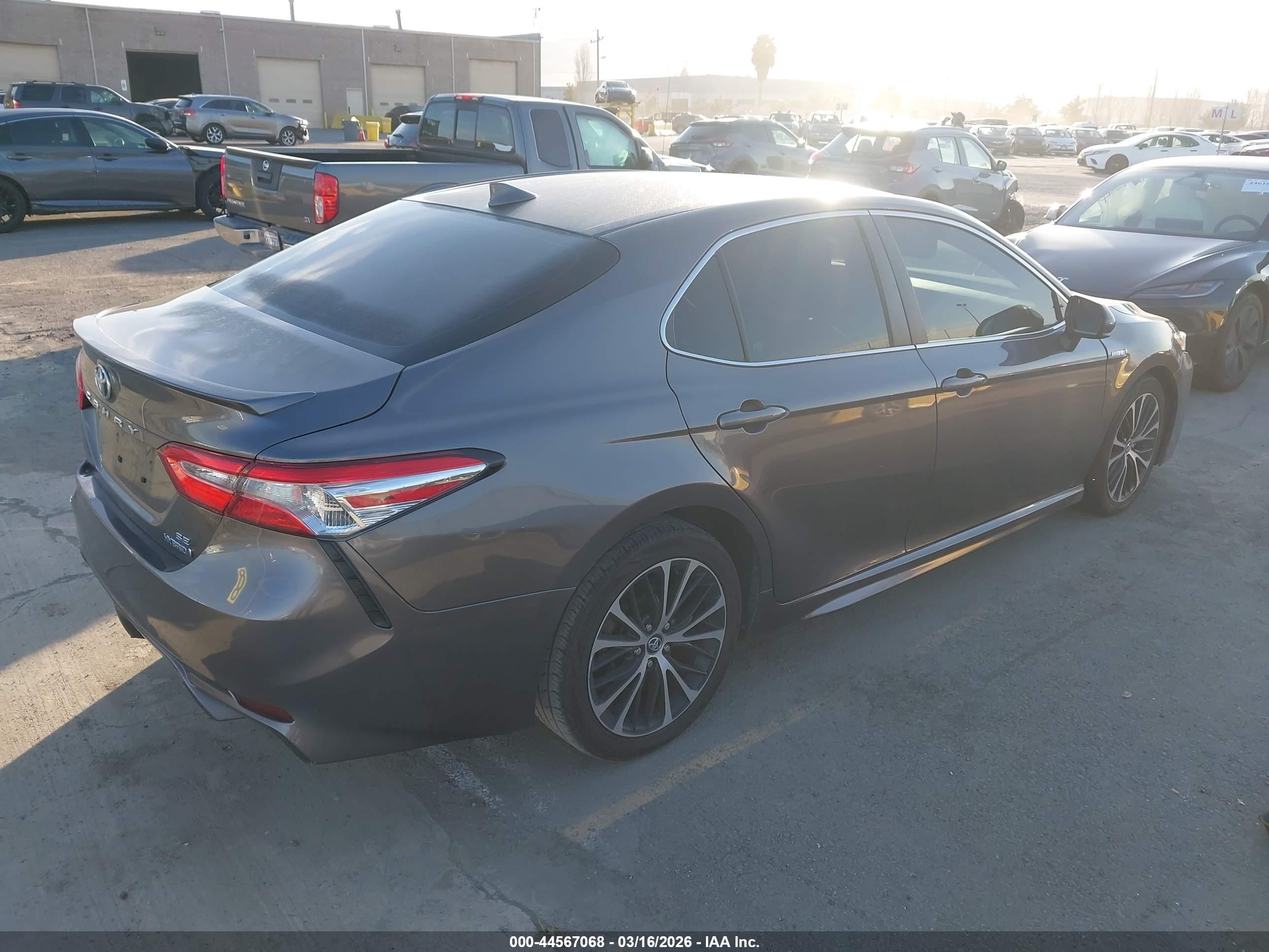 TOYOTA CAMRY image 4