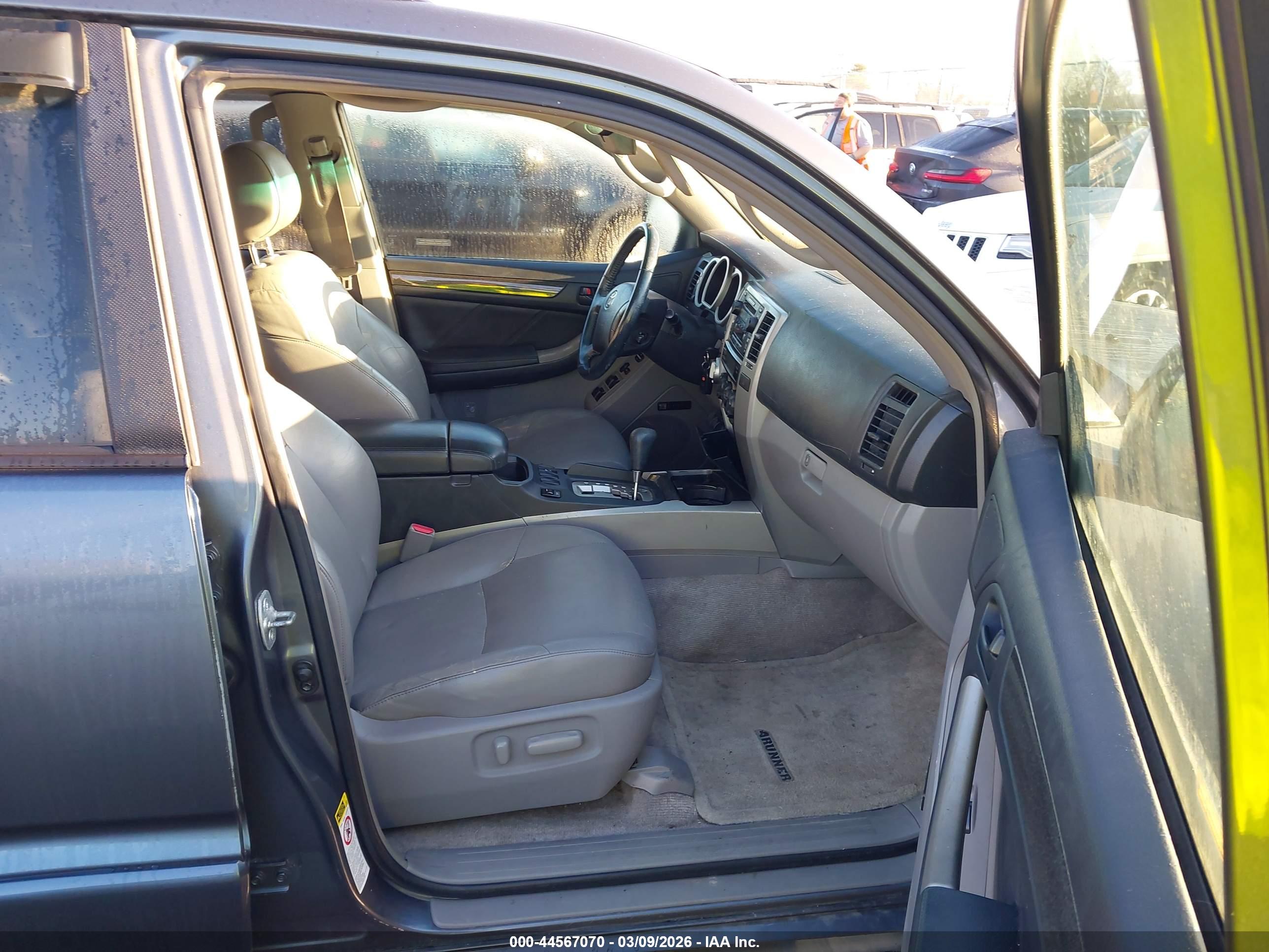 TOYOTA 4RUNNER image 5