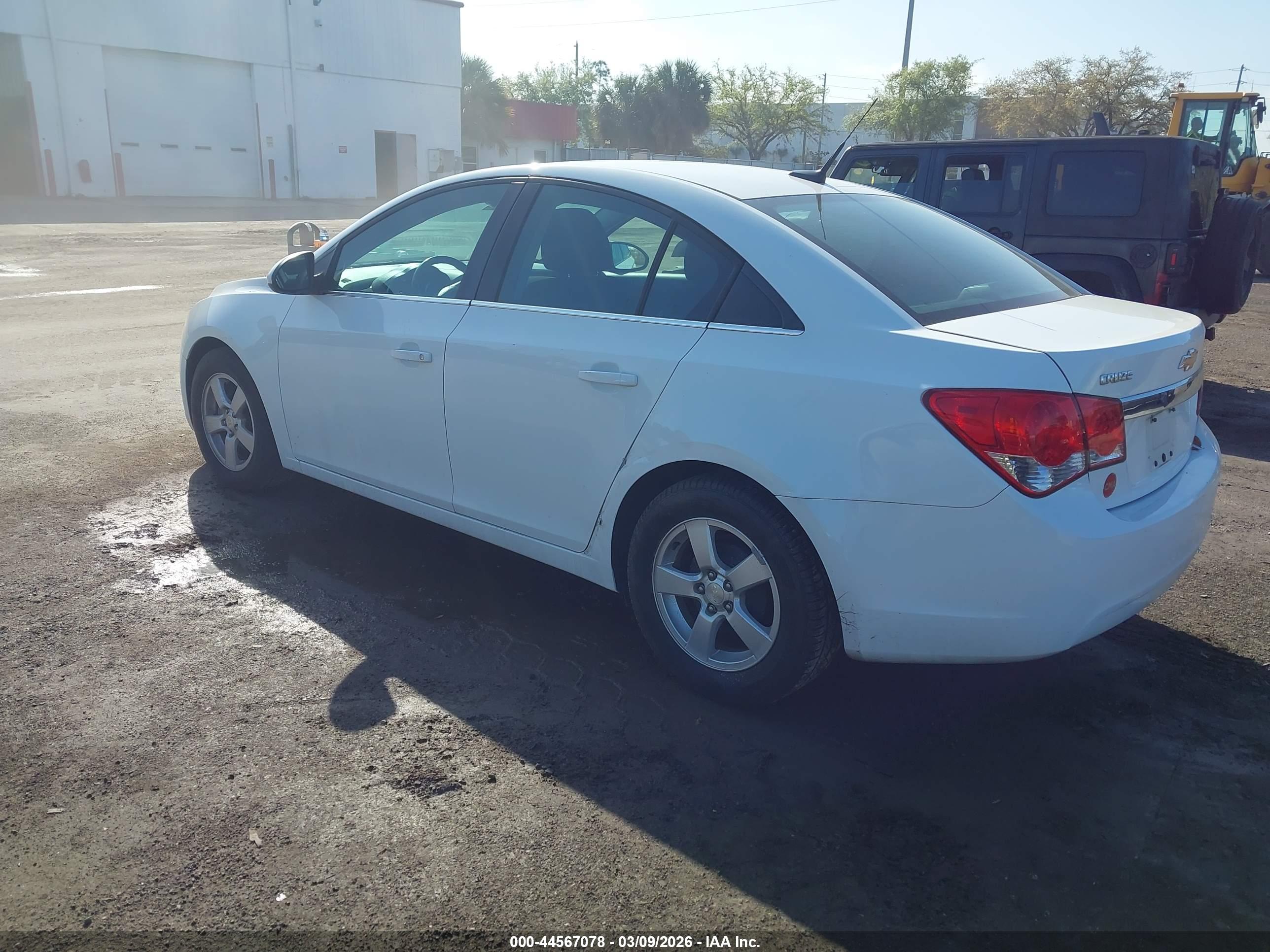 CHEVROLET CRUZE image 3
