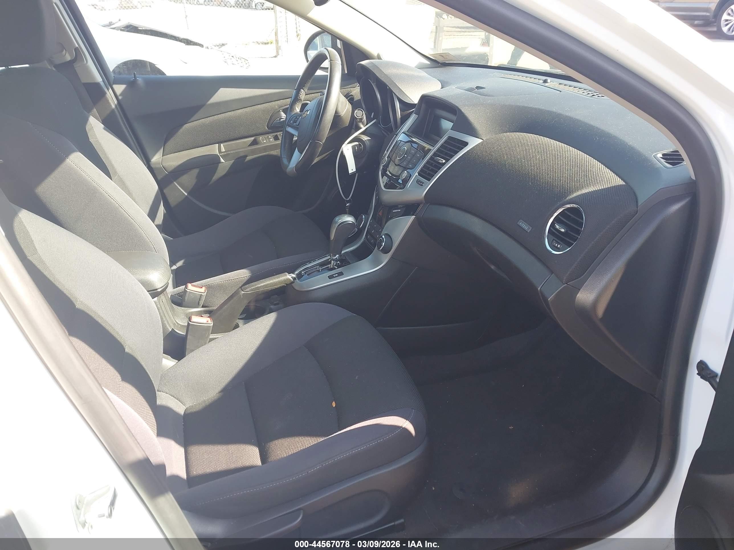 CHEVROLET CRUZE image 5
