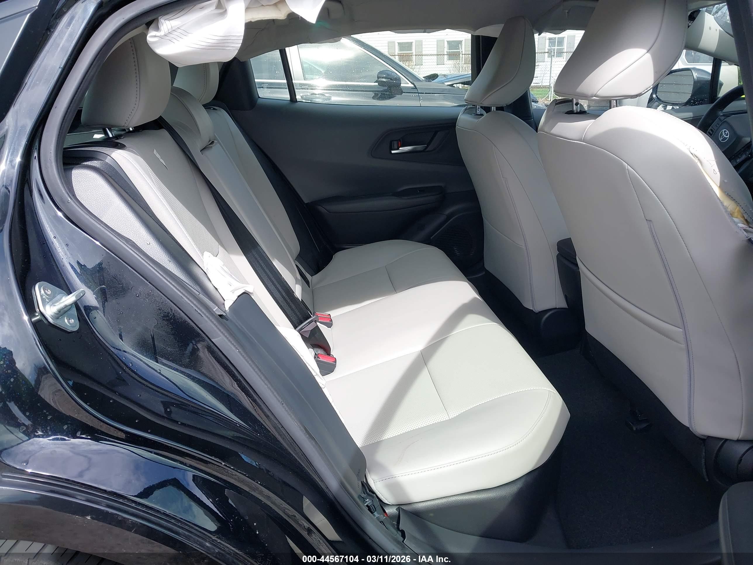 TOYOTA PRIUS image 8