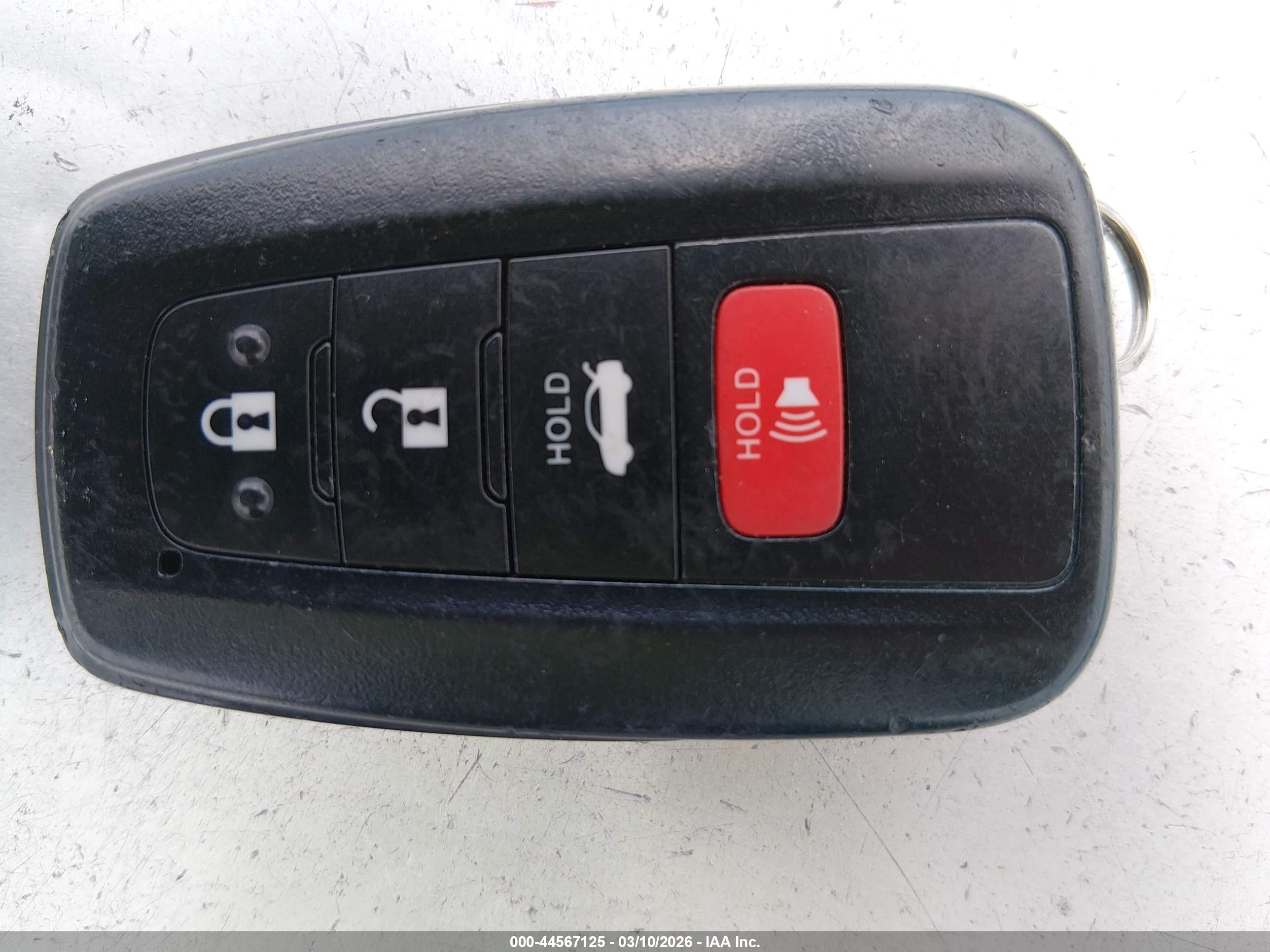 TOYOTA CAMRY image 11