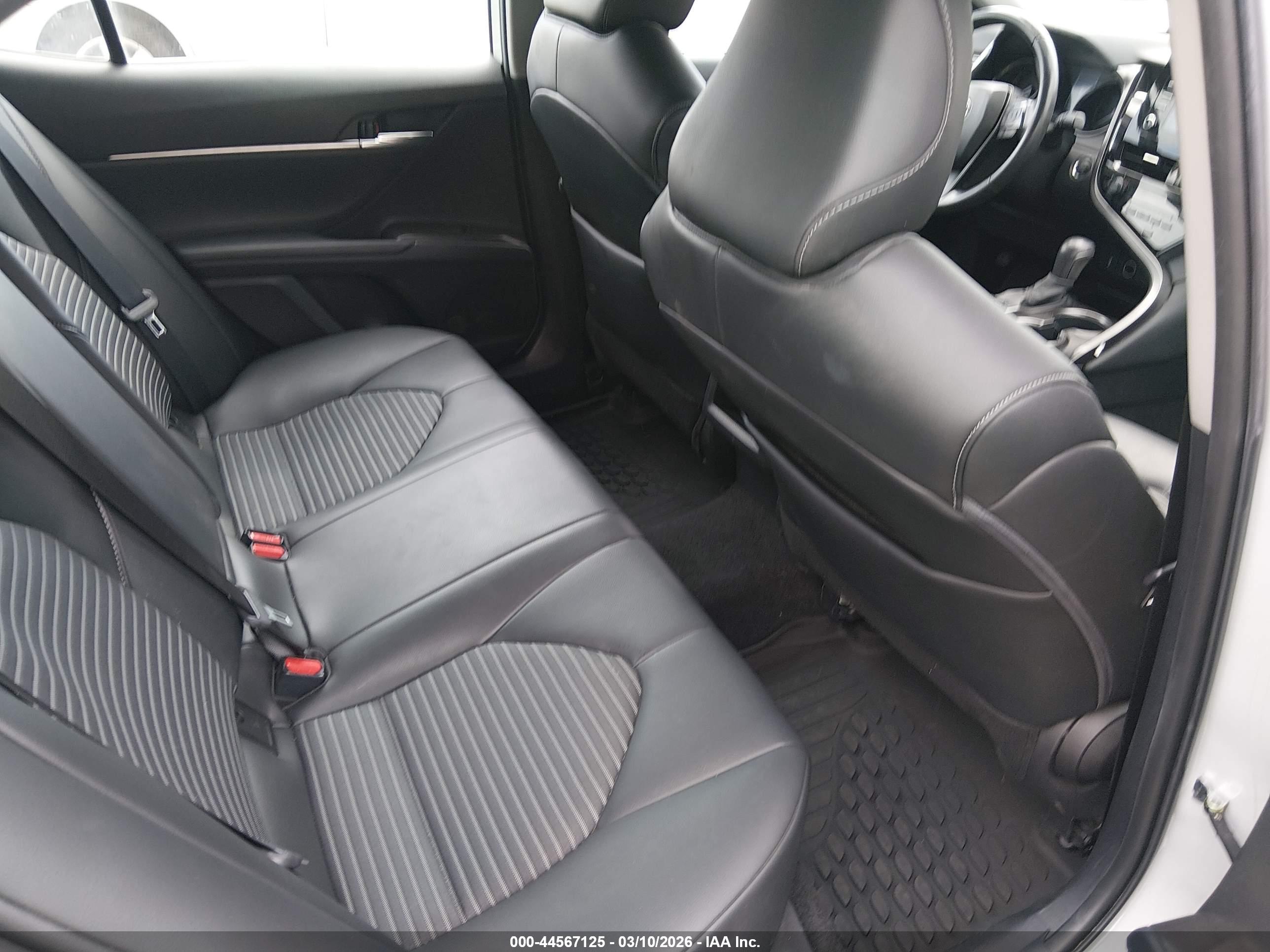 TOYOTA CAMRY image 8
