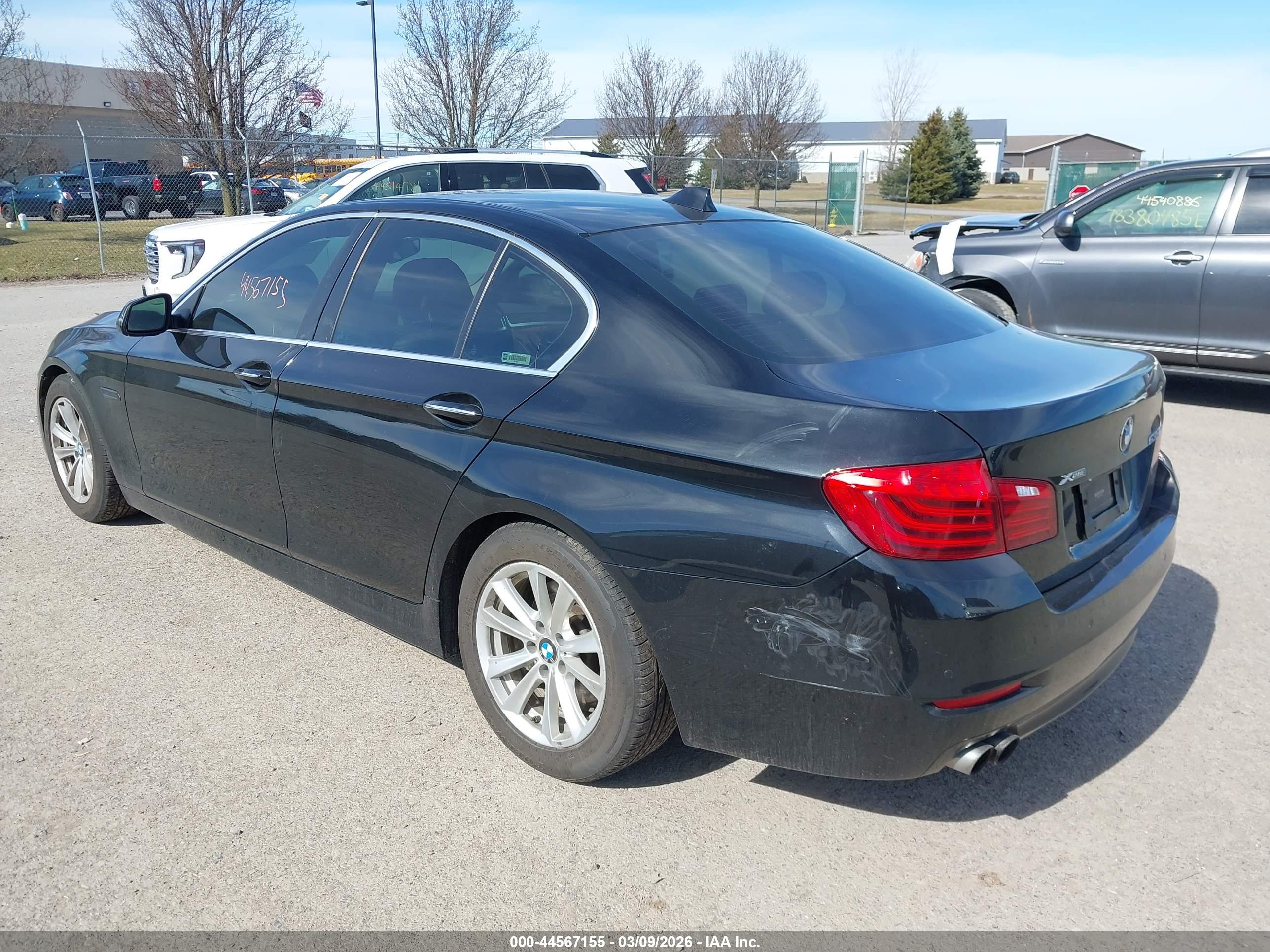 BMW 528I image 3