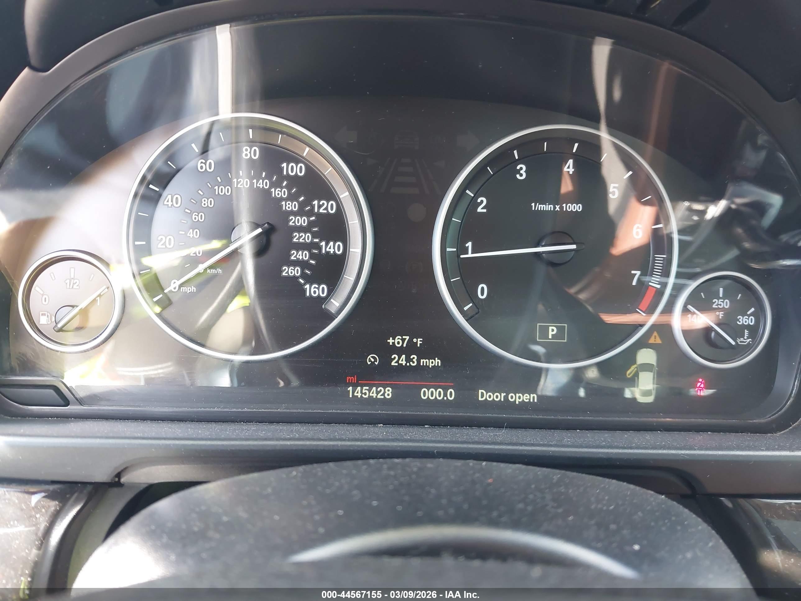 BMW 528I image 7