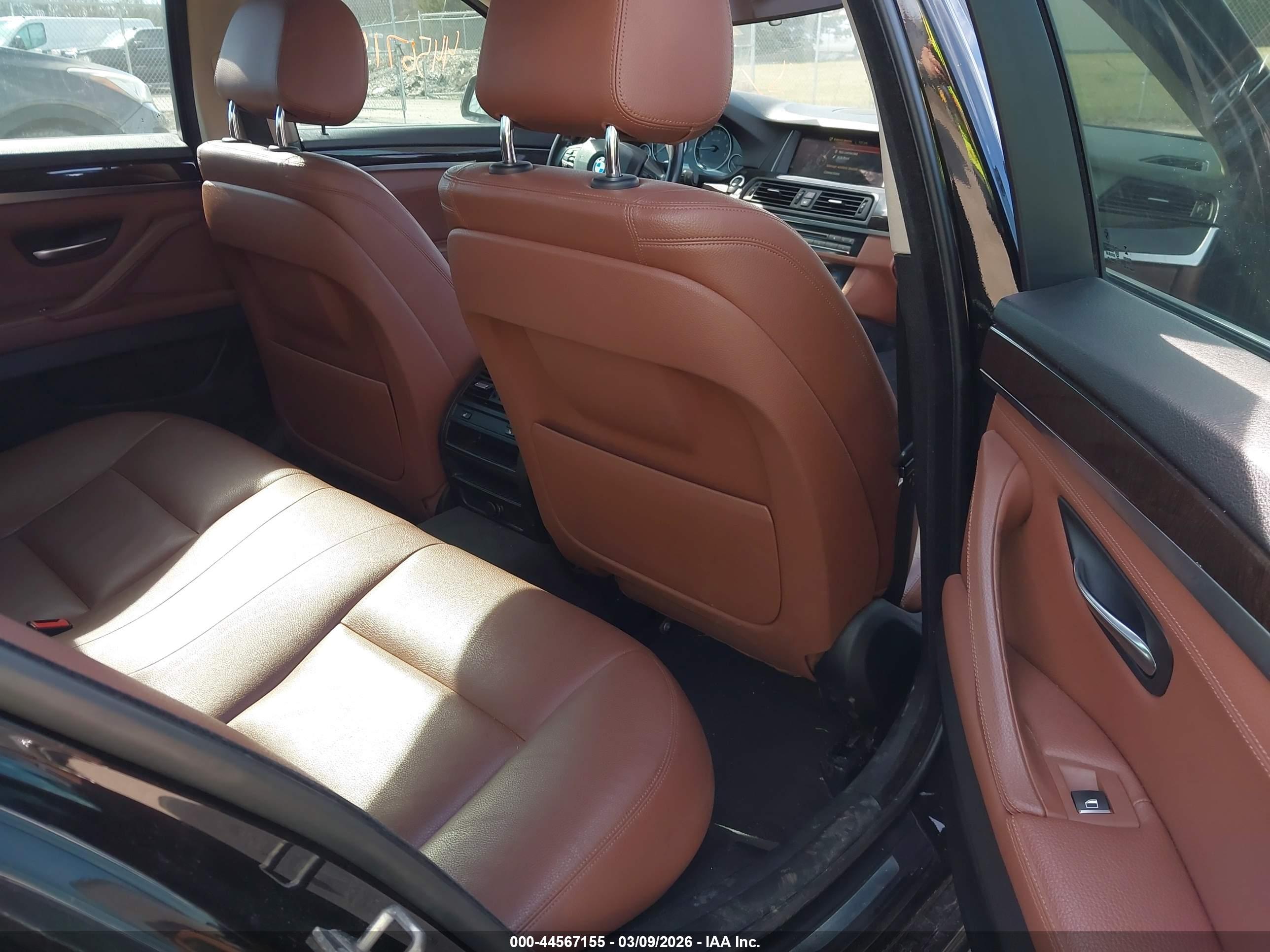 BMW 528I image 8