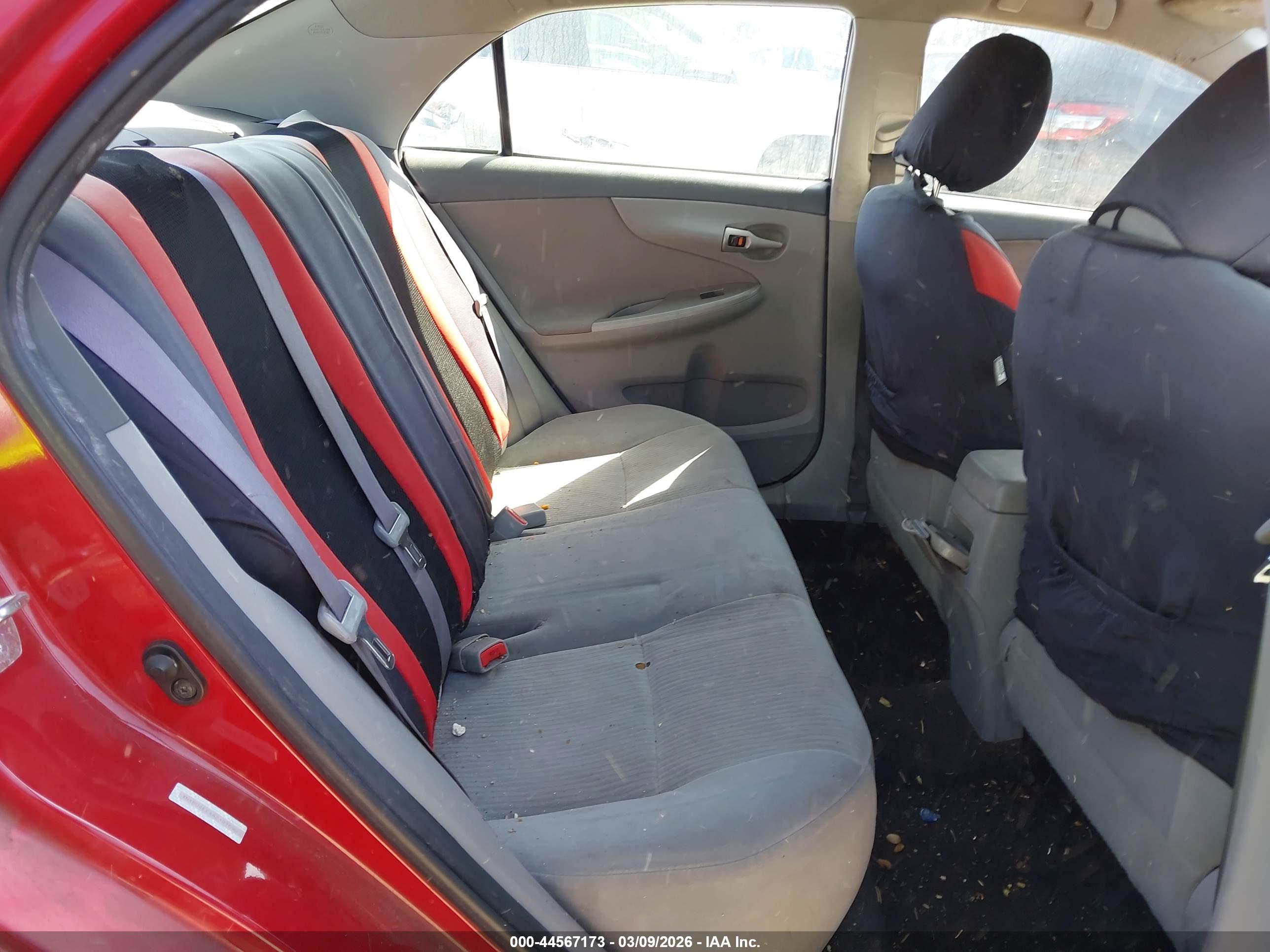 TOYOTA COROLLA image 8