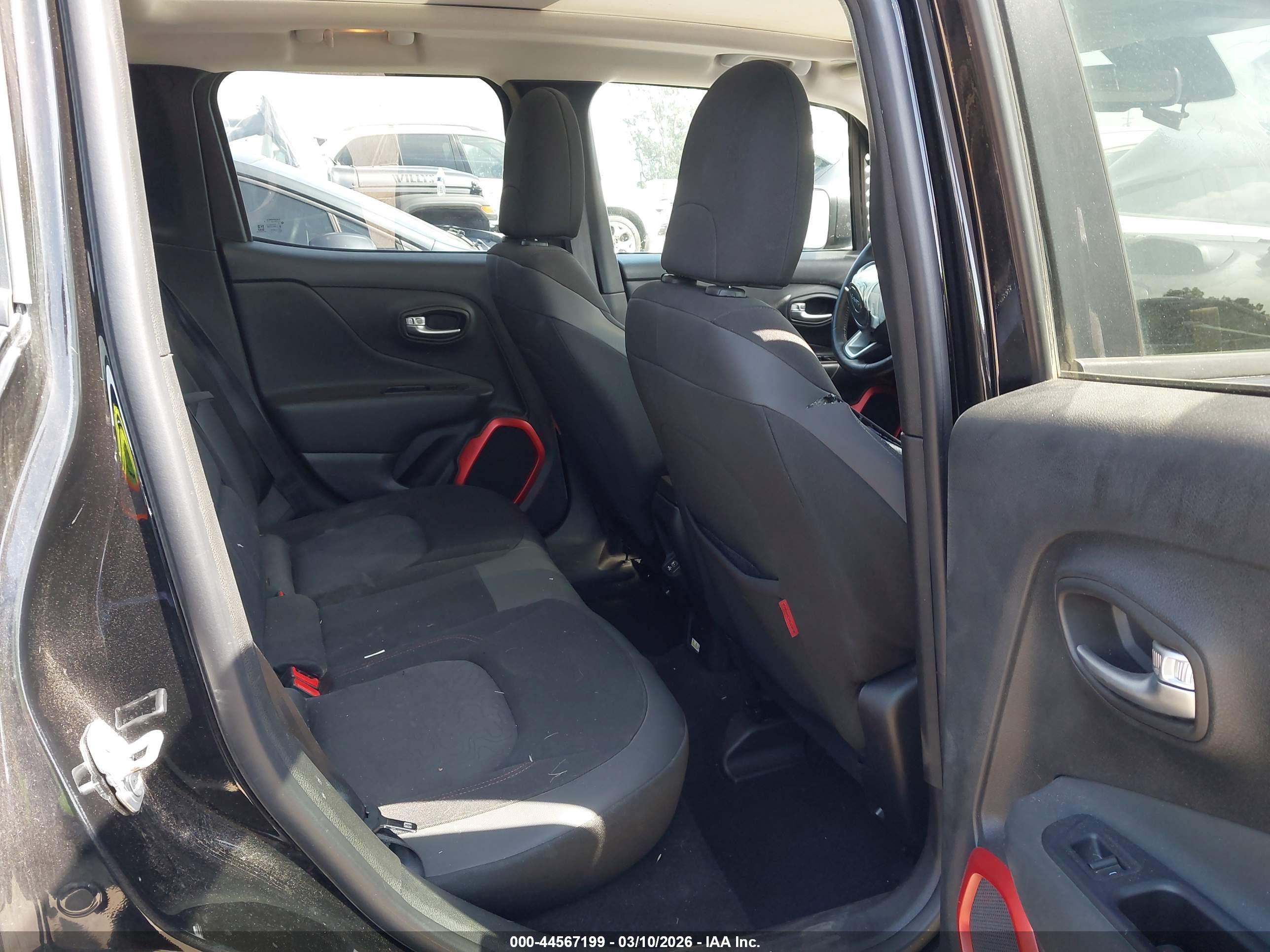 JEEP RENEGADE image 8