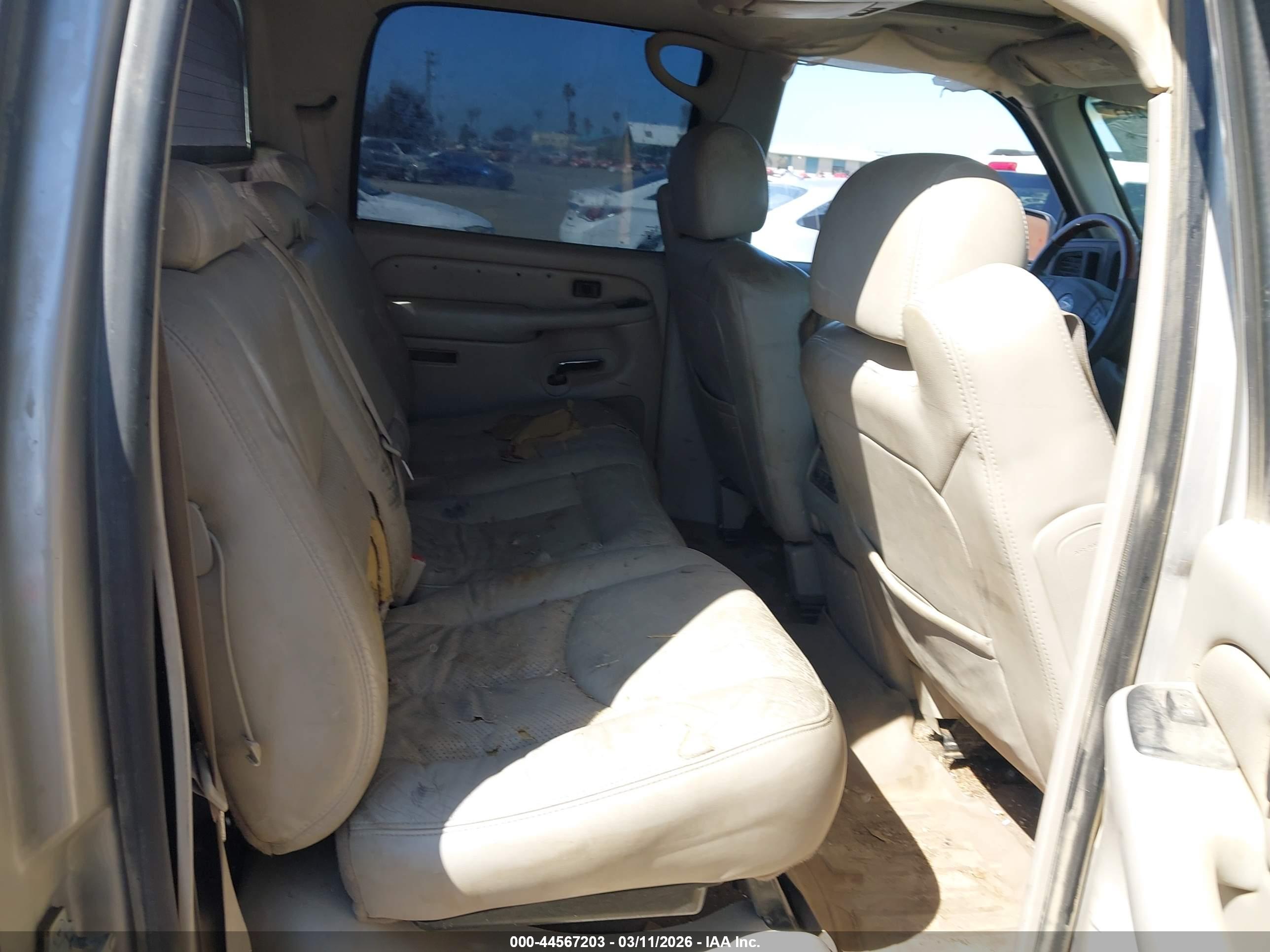 CADILLAC ESCALADE image 8