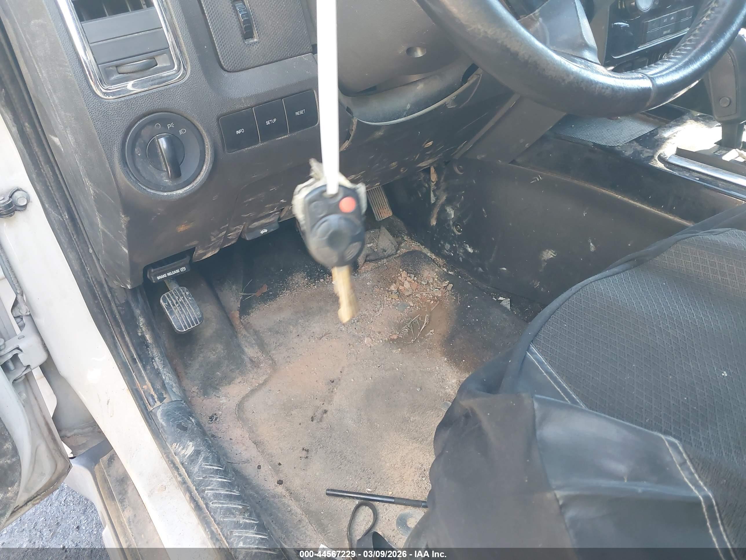 FORD ESCAPE image 11