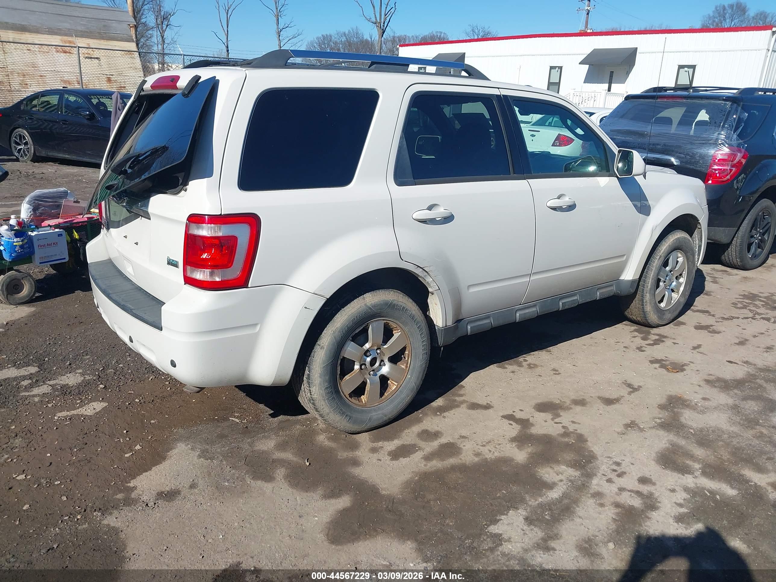 FORD ESCAPE image 4