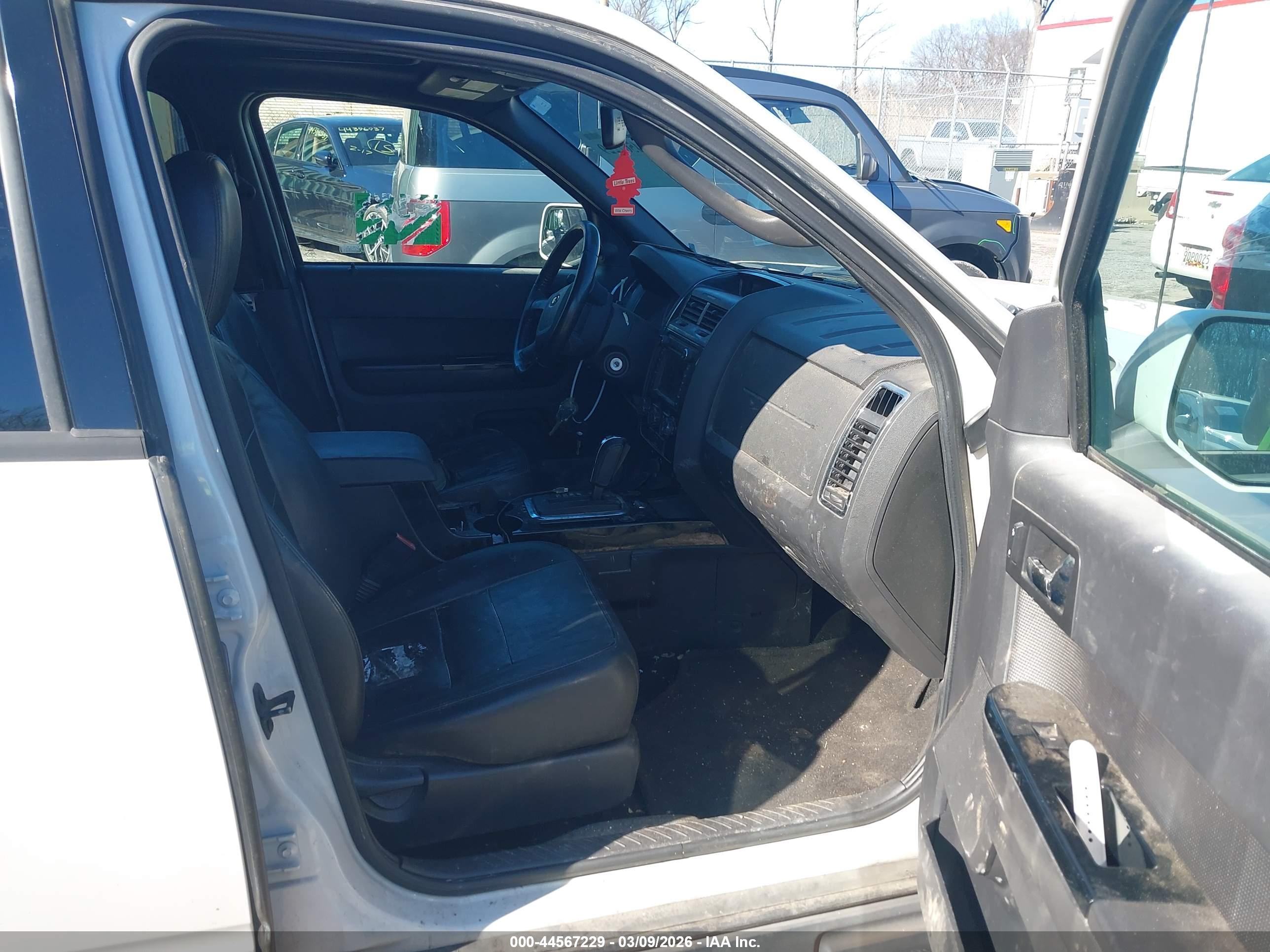 FORD ESCAPE image 5