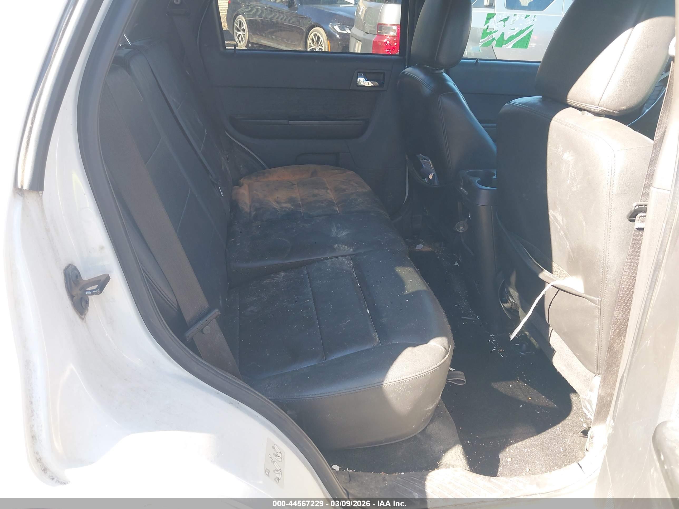 FORD ESCAPE image 8