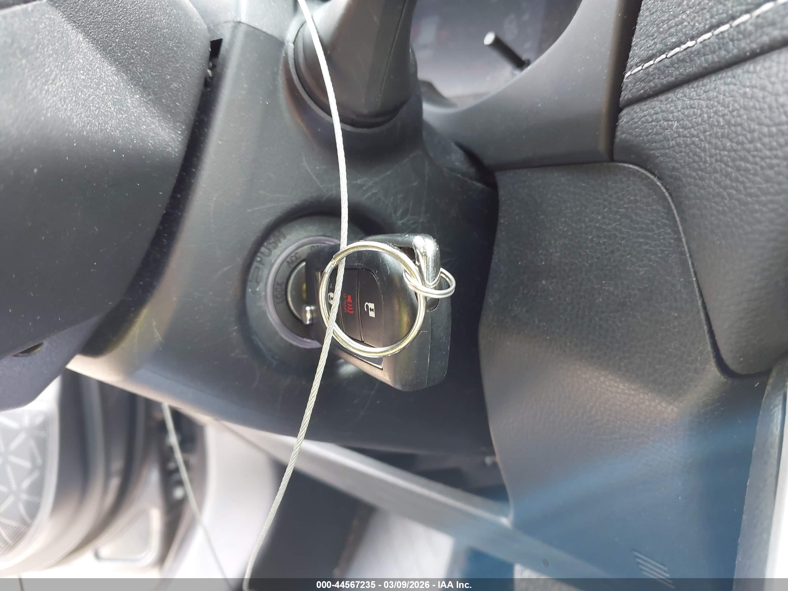 TOYOTA RAV4 image 11