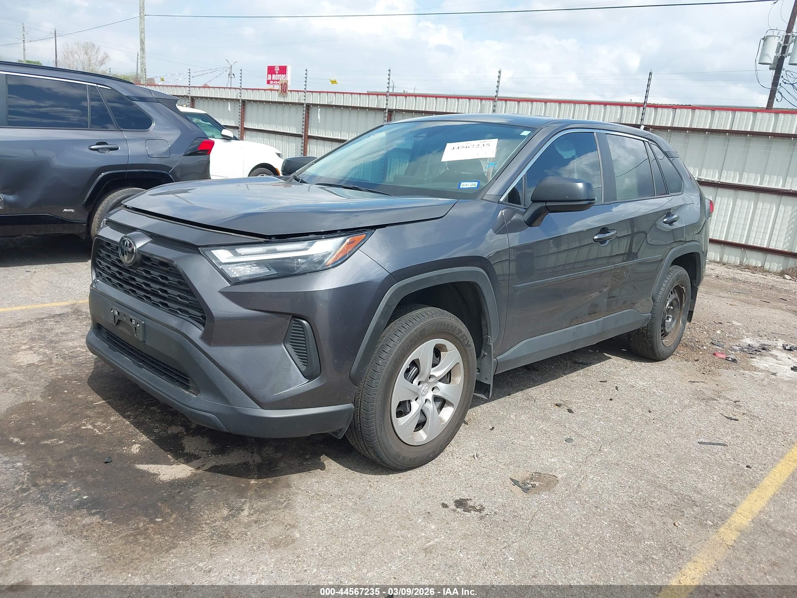 TOYOTA RAV4 image 2