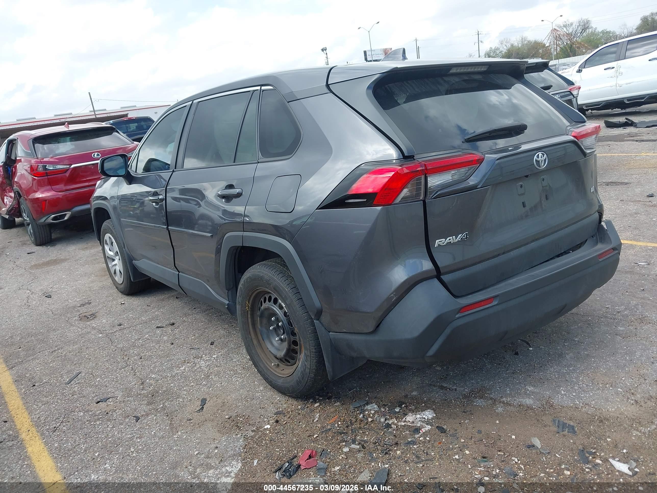 TOYOTA RAV4 image 3