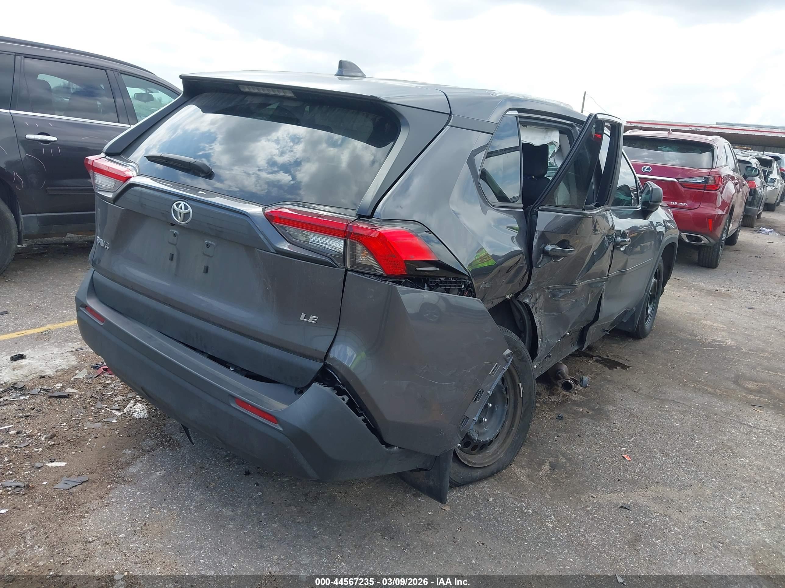 TOYOTA RAV4 image 4
