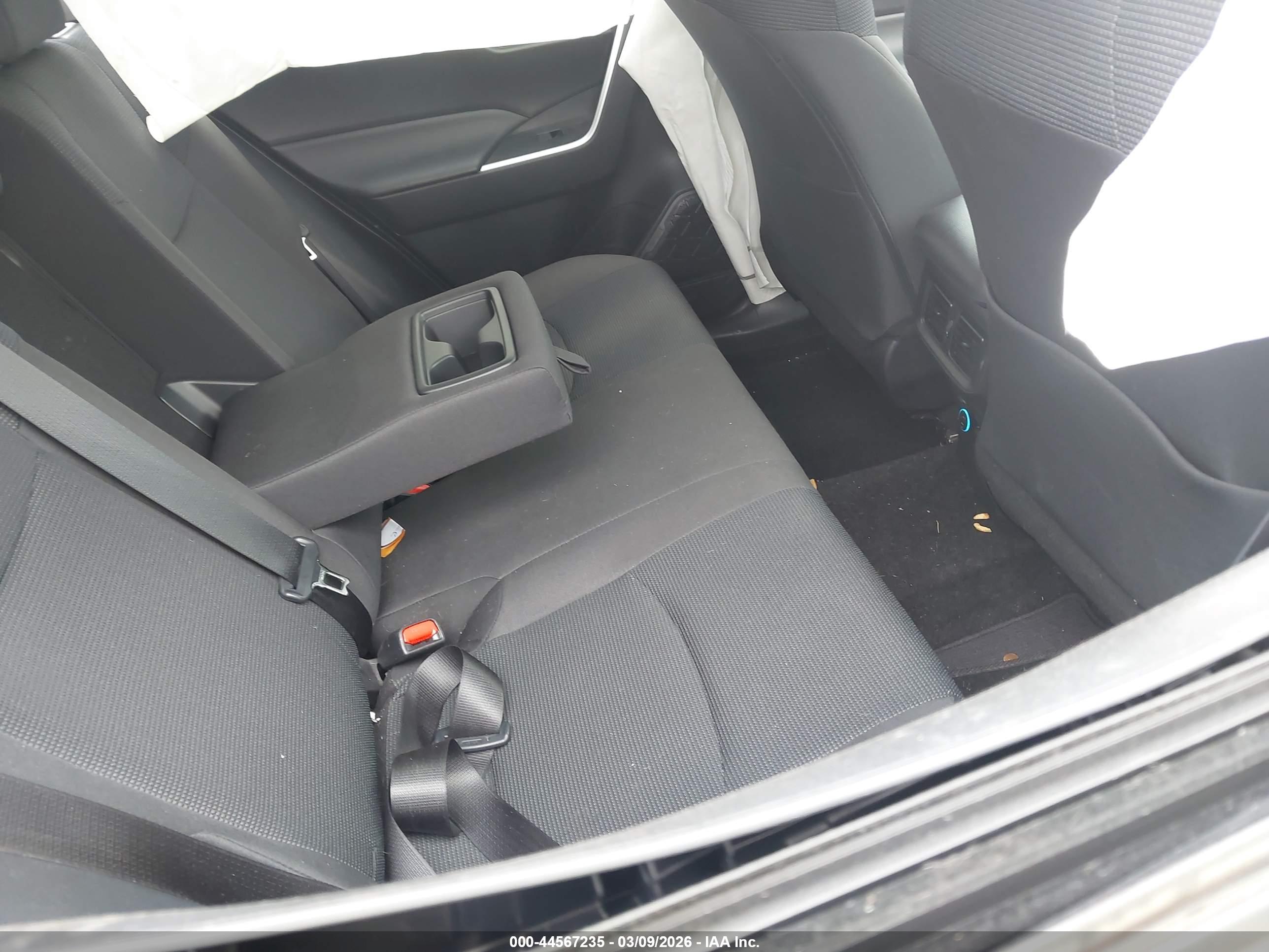 TOYOTA RAV4 image 8