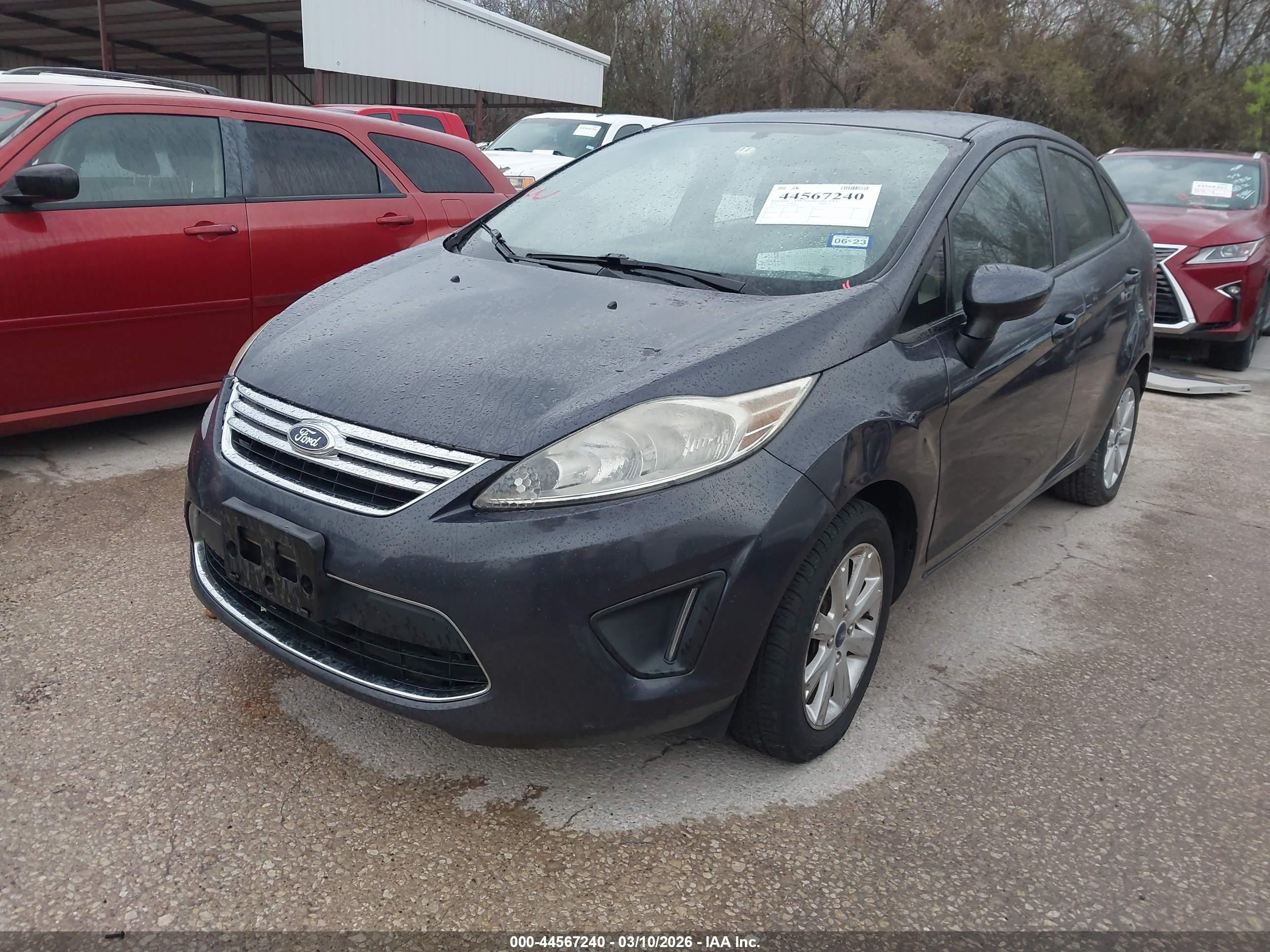 FORD FIESTA image 2