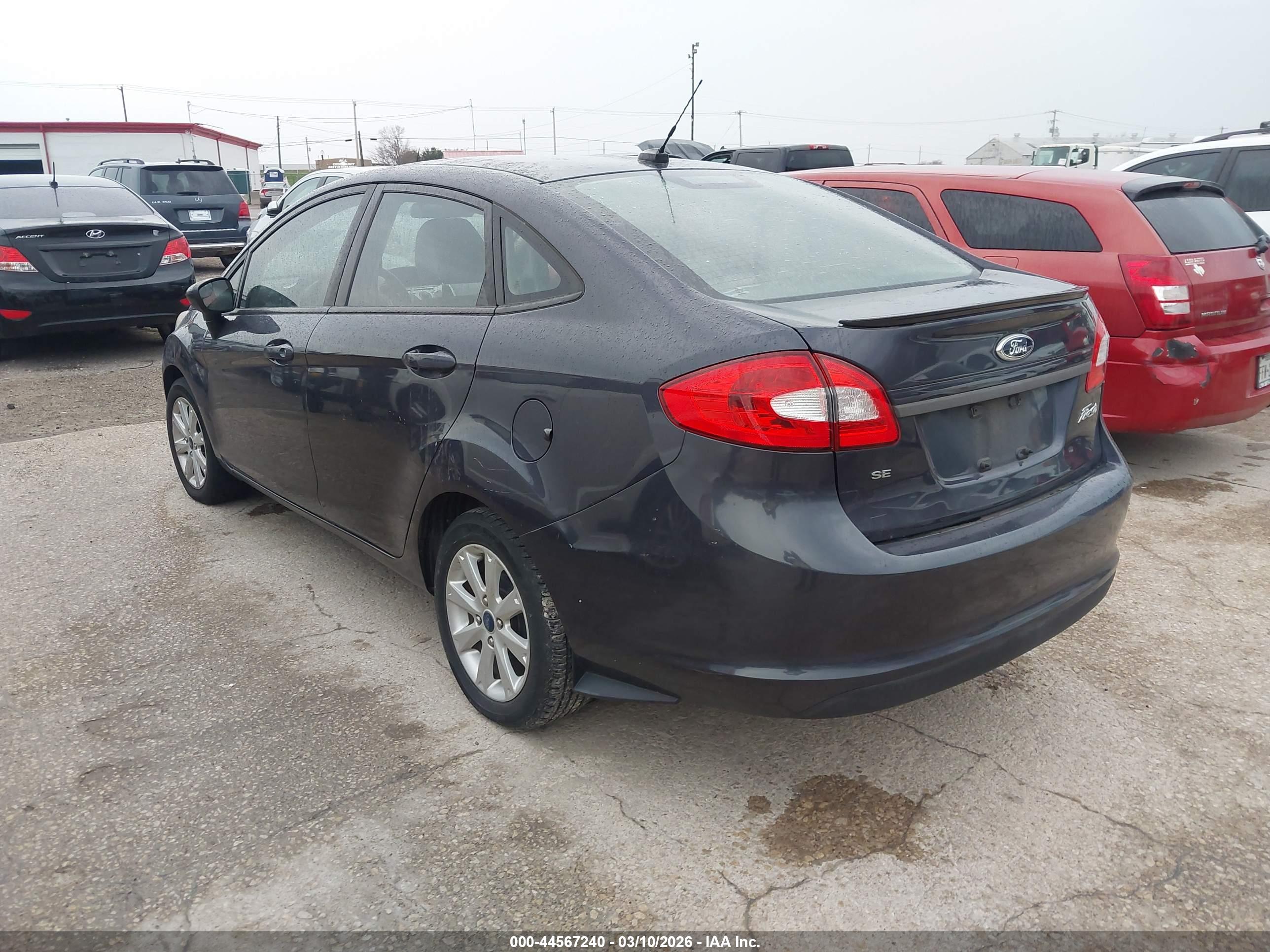 FORD FIESTA image 3