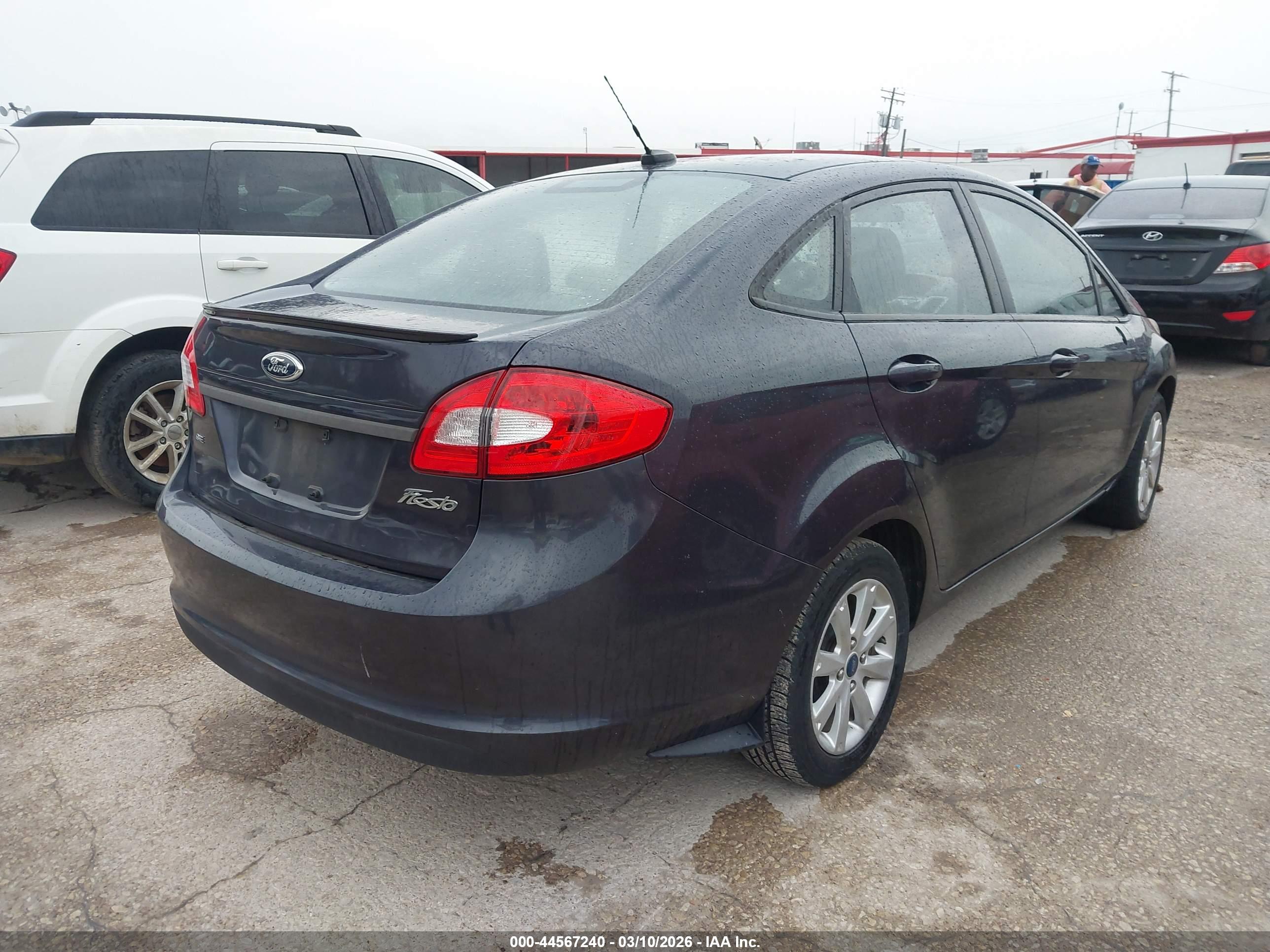 FORD FIESTA image 4