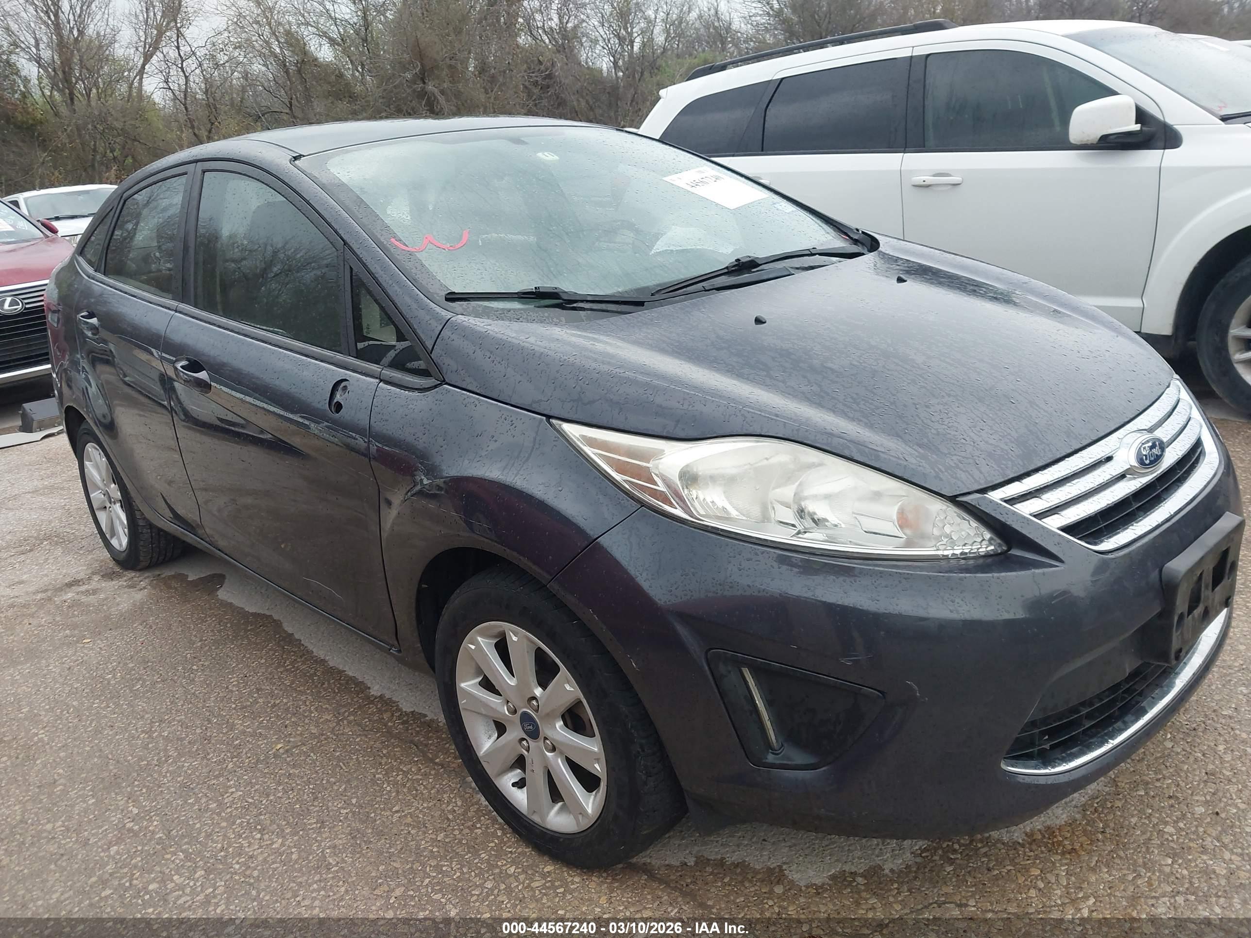 FORD FIESTA image 6