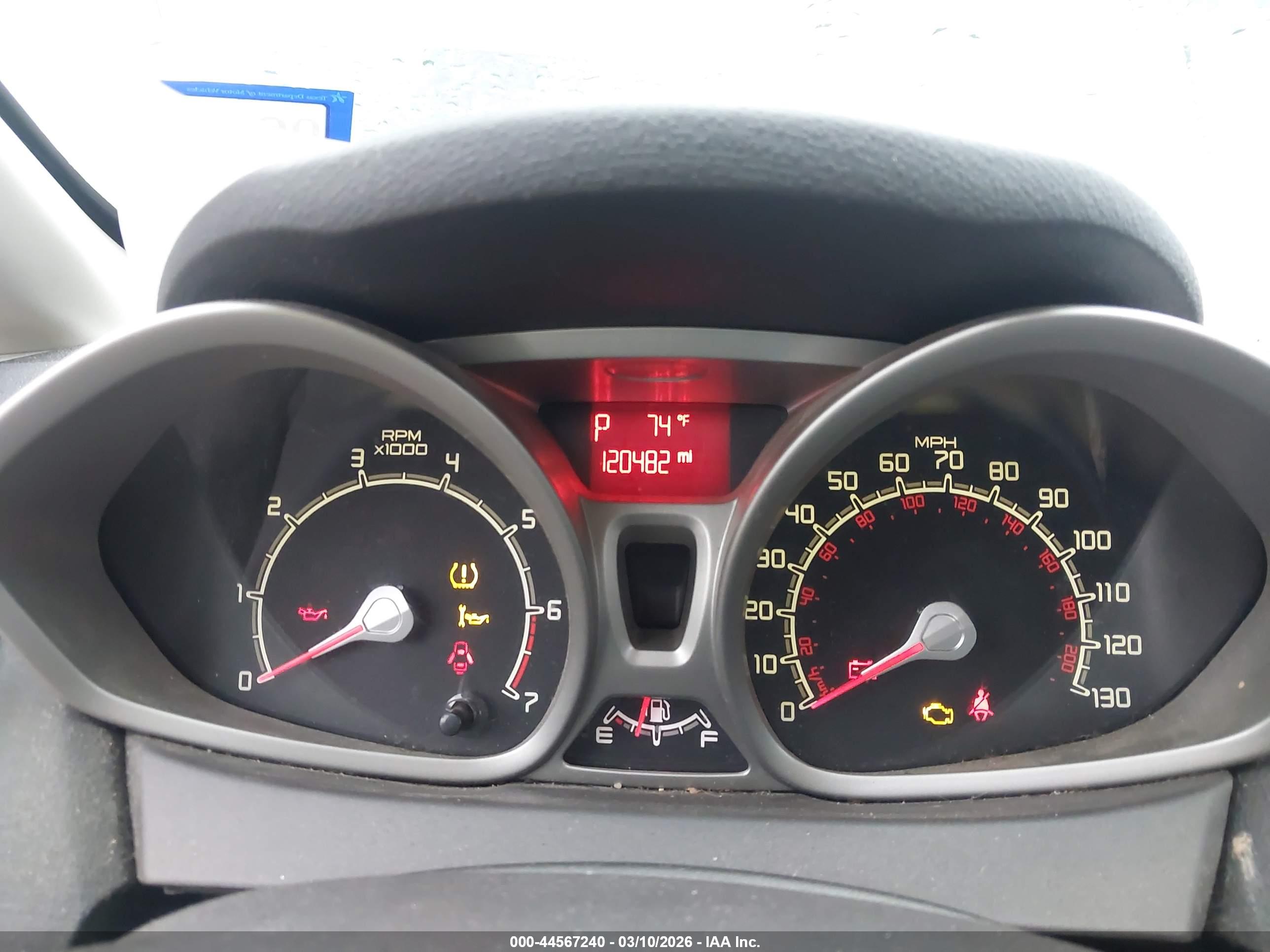 FORD FIESTA image 7