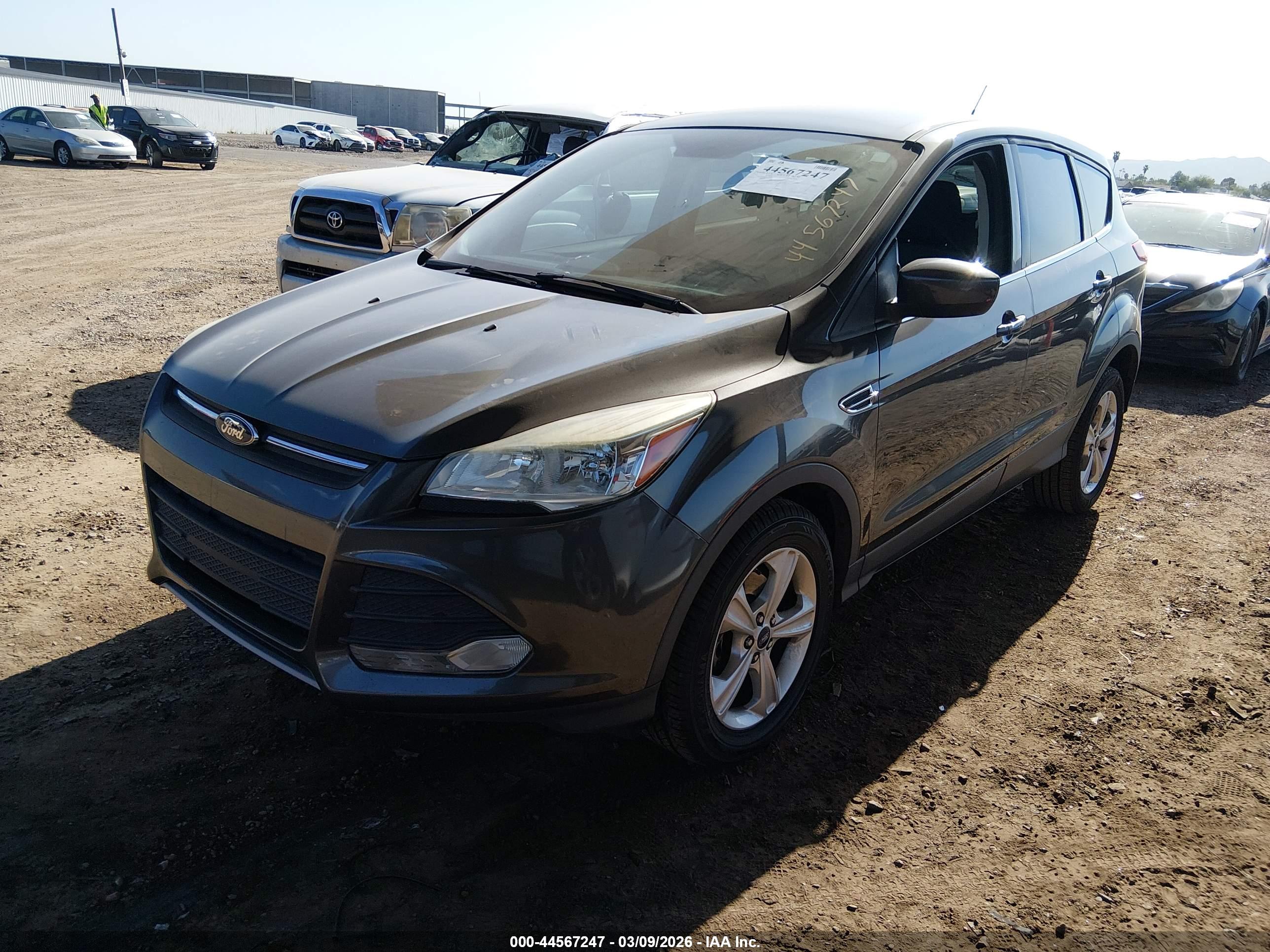 FORD ESCAPE image 2