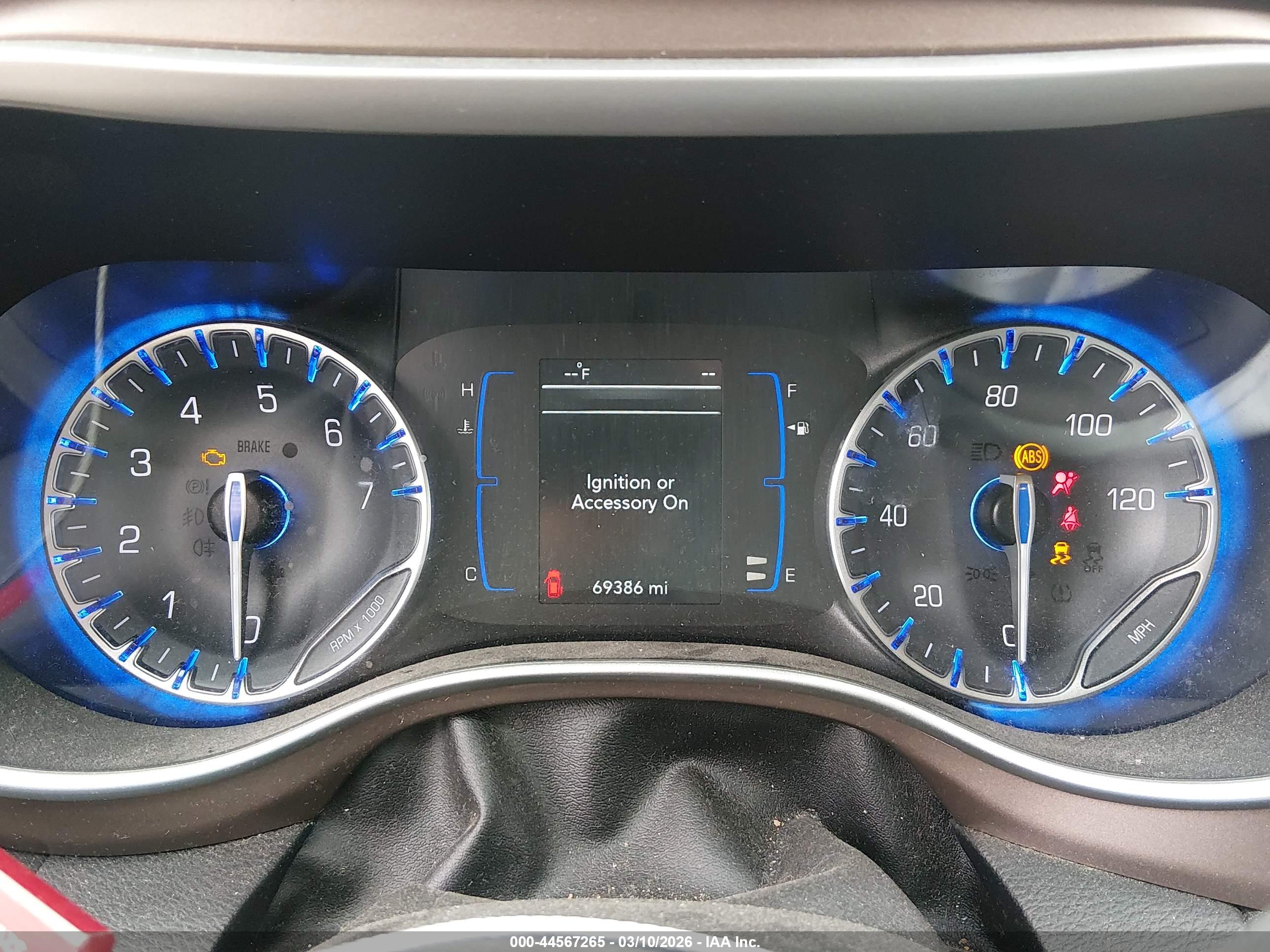 CHRYSLER PACIFICA image 7