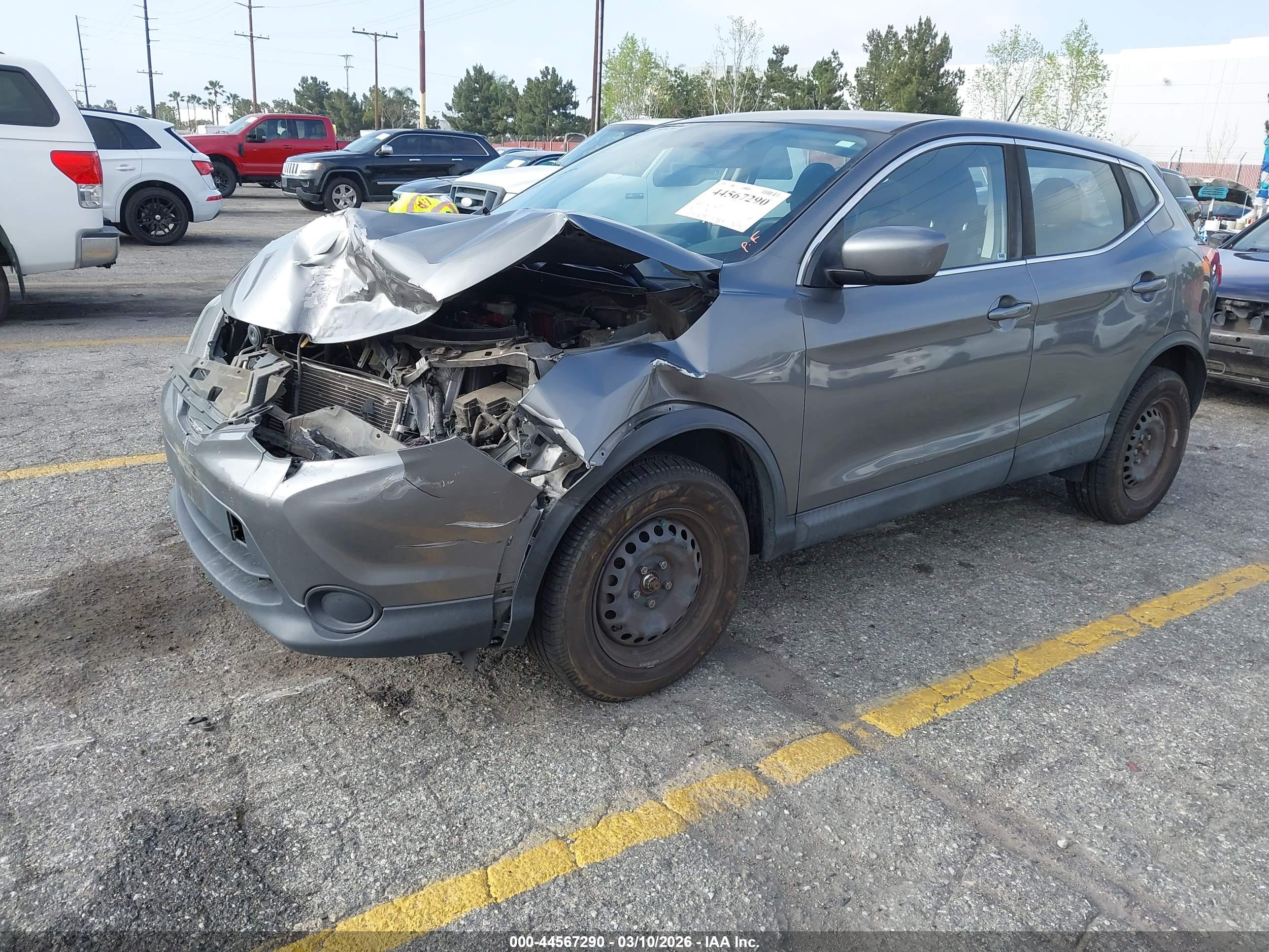 NISSAN ROGUE image 2