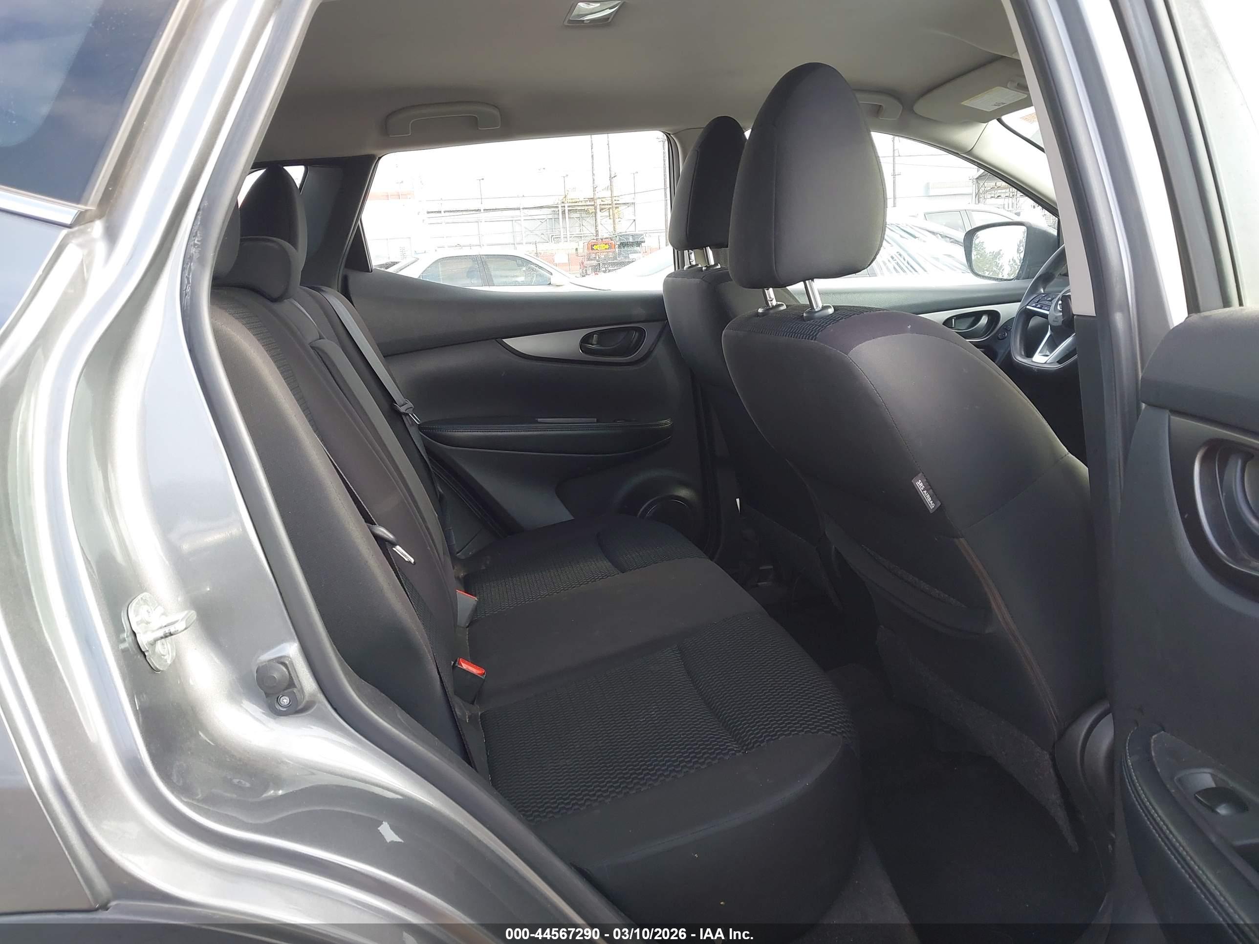 NISSAN ROGUE image 8