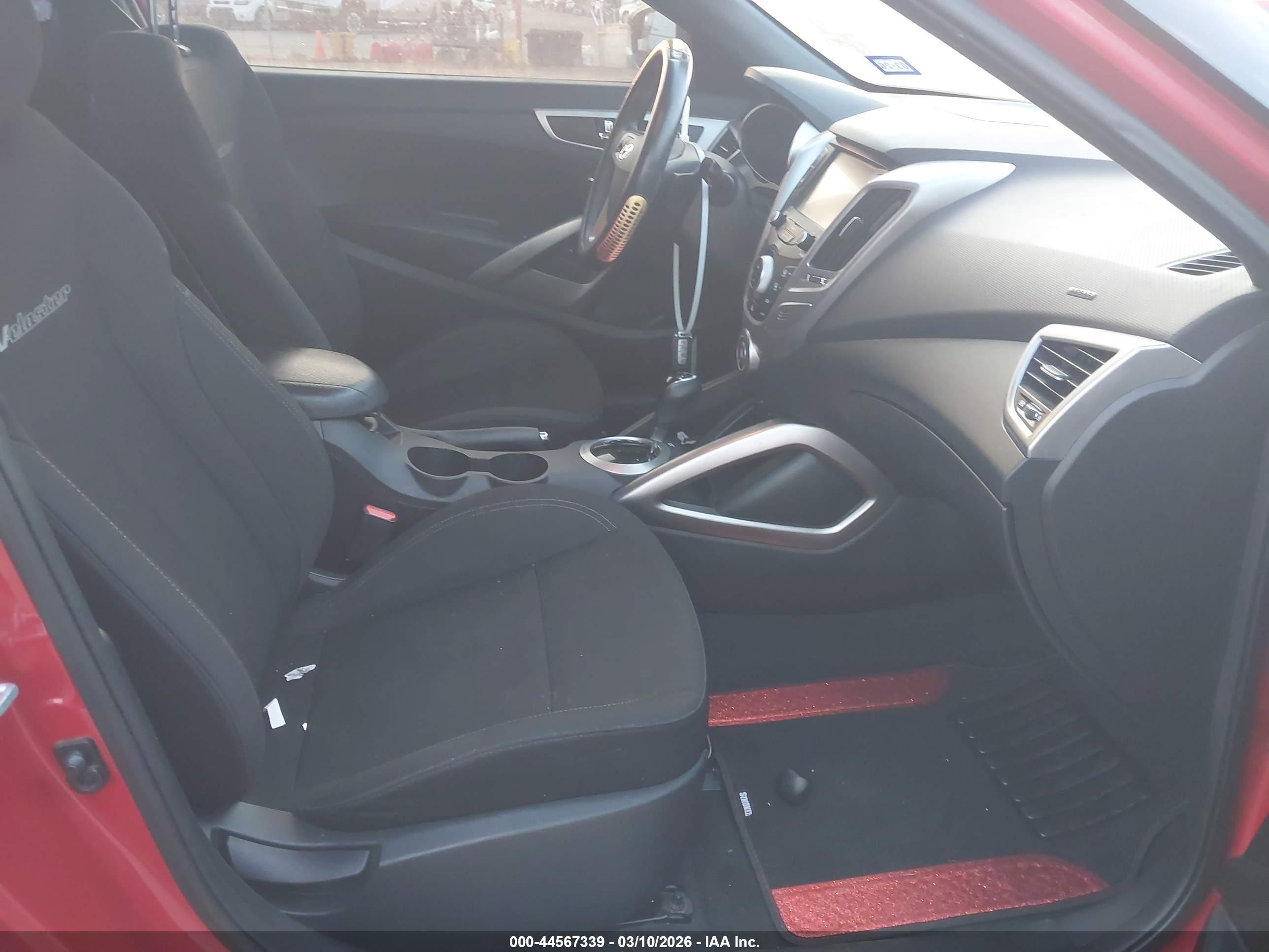 HYUNDAI VELOSTER image 5