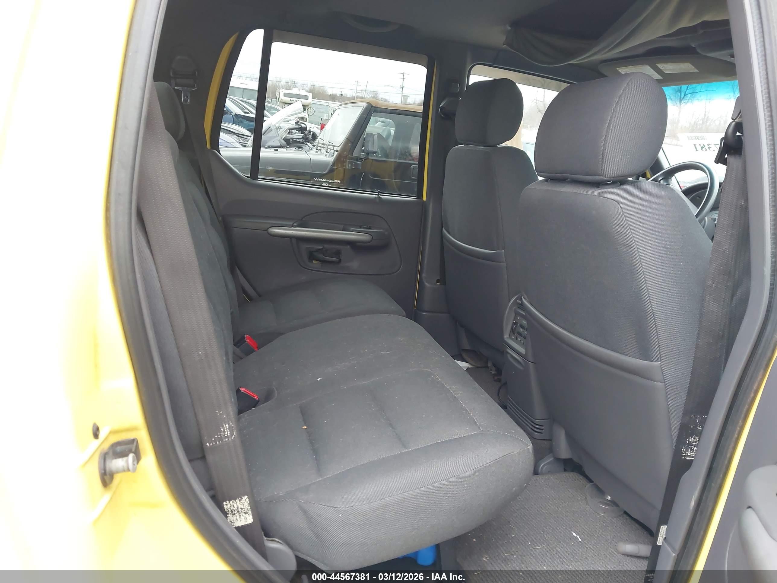 FORD EXPLORER image 8