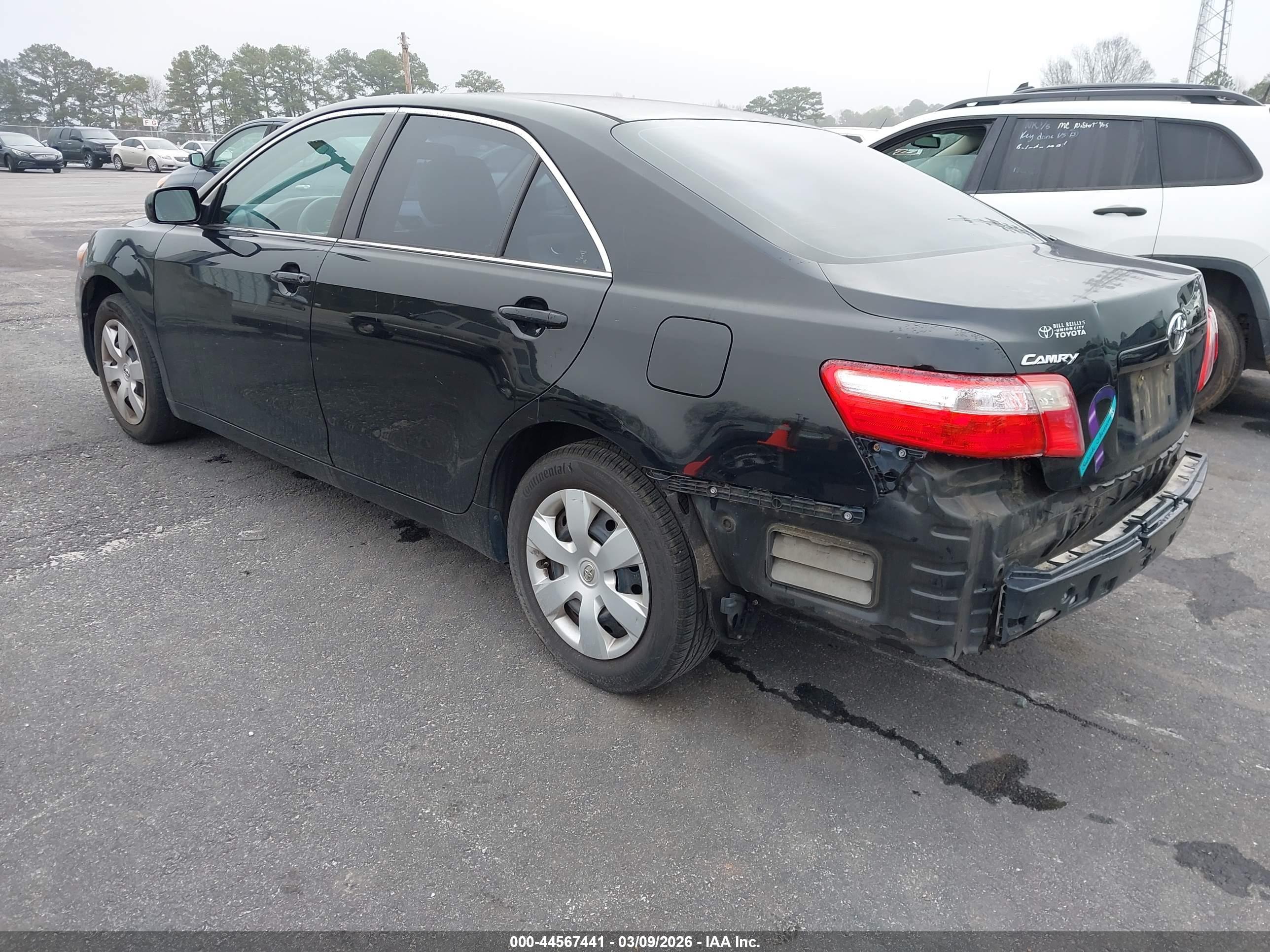 TOYOTA CAMRY image 3