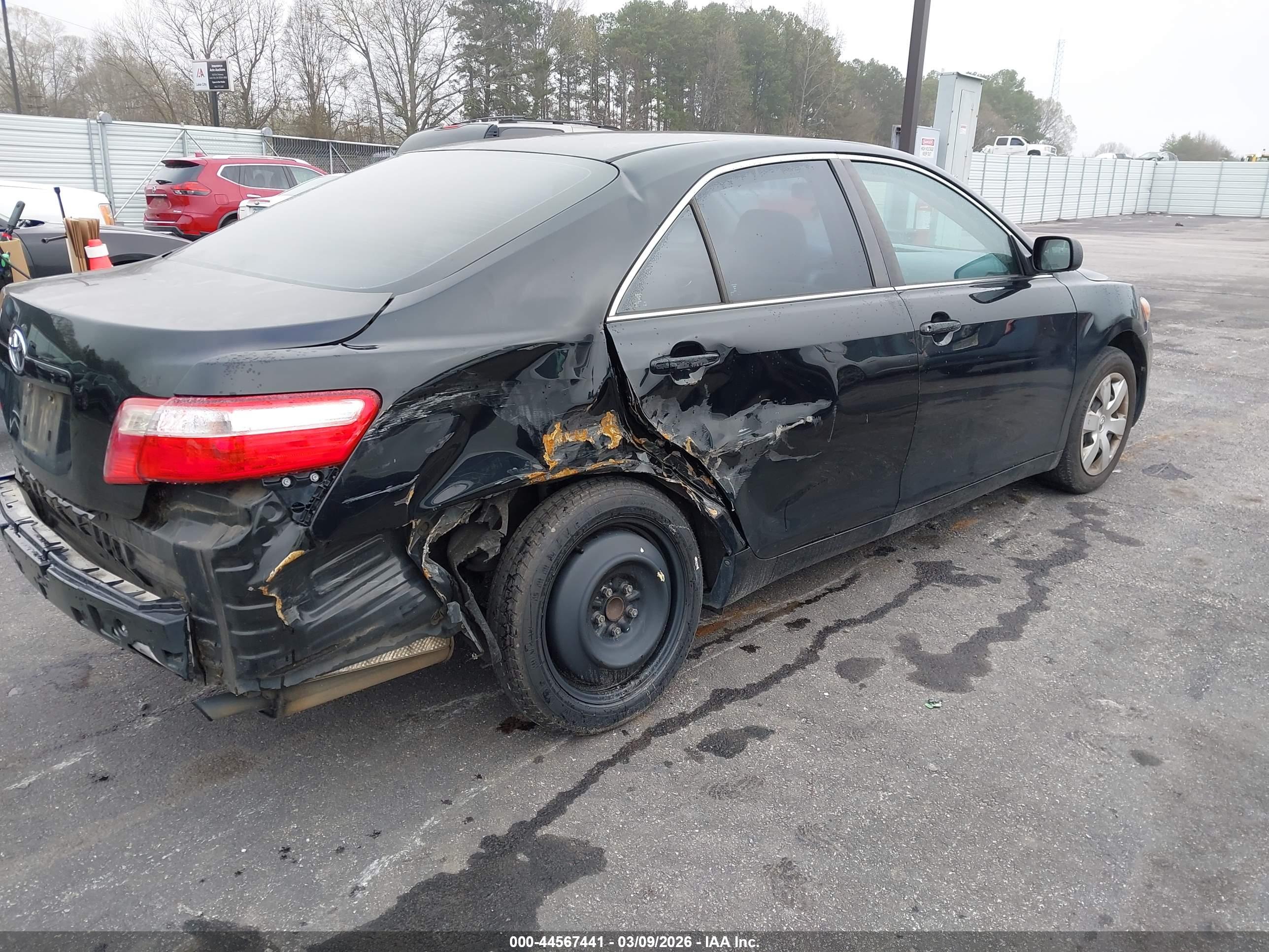 TOYOTA CAMRY image 4