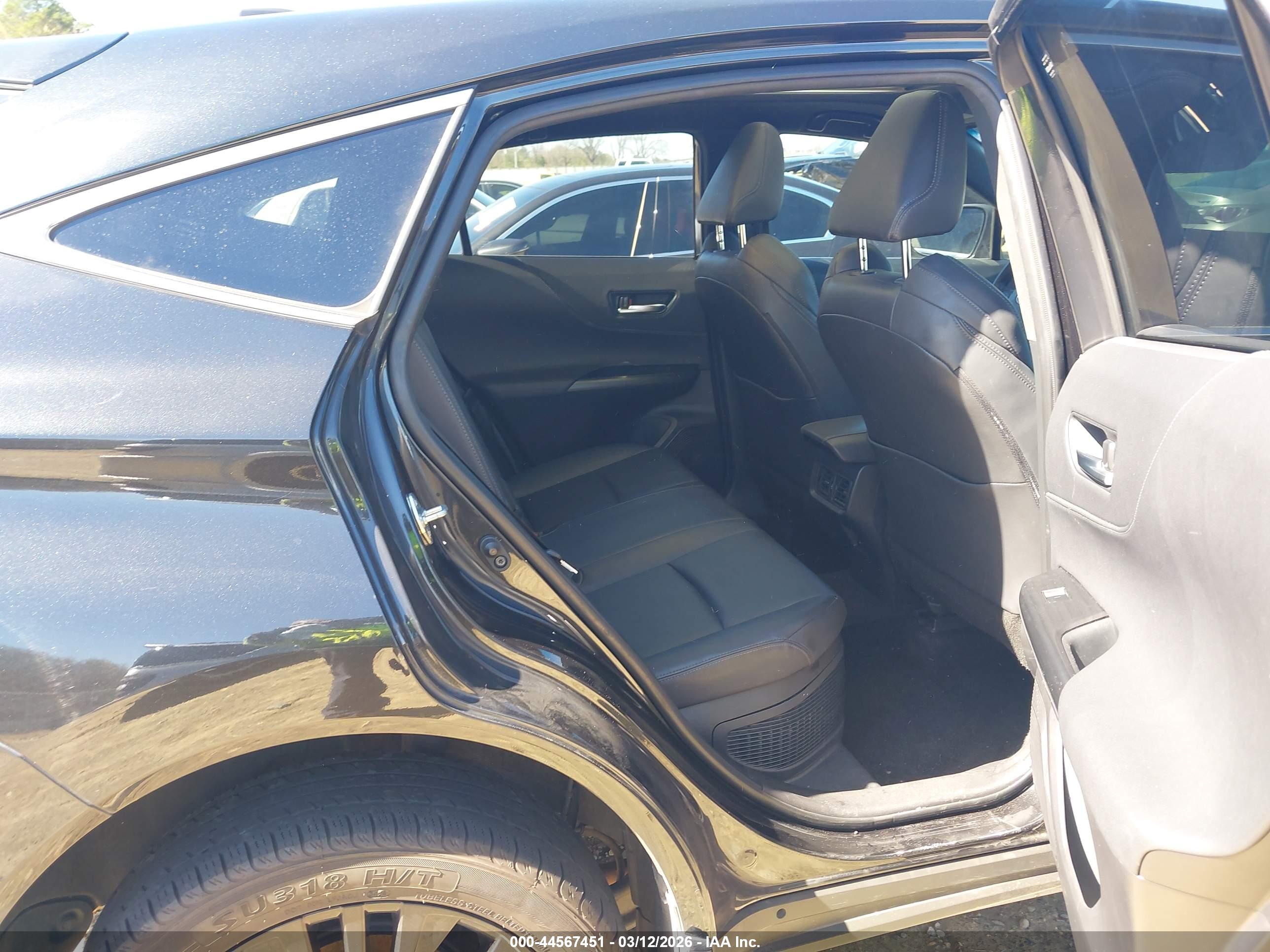 TOYOTA VENZA image 8