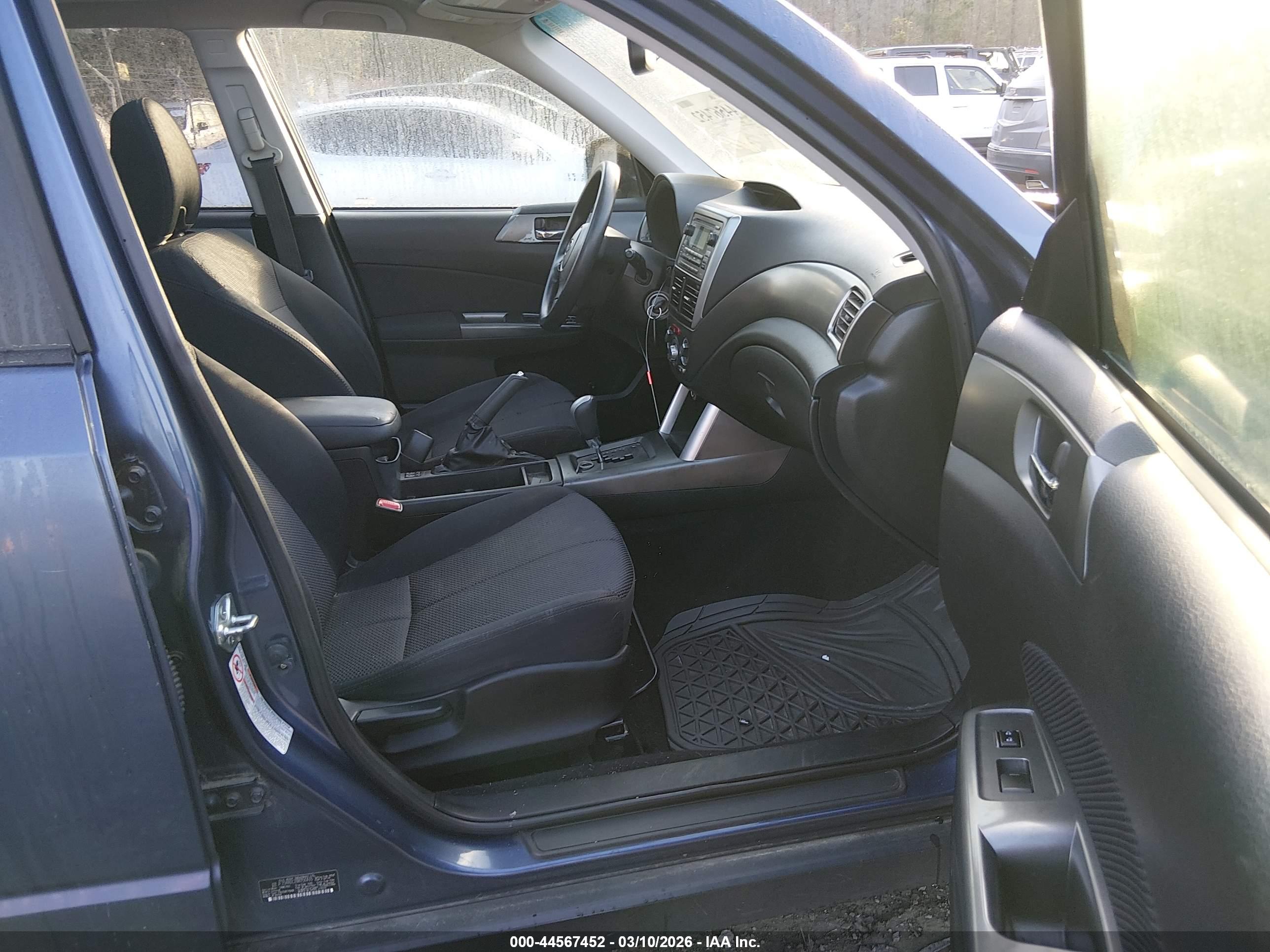 SUBARU FORESTER image 5