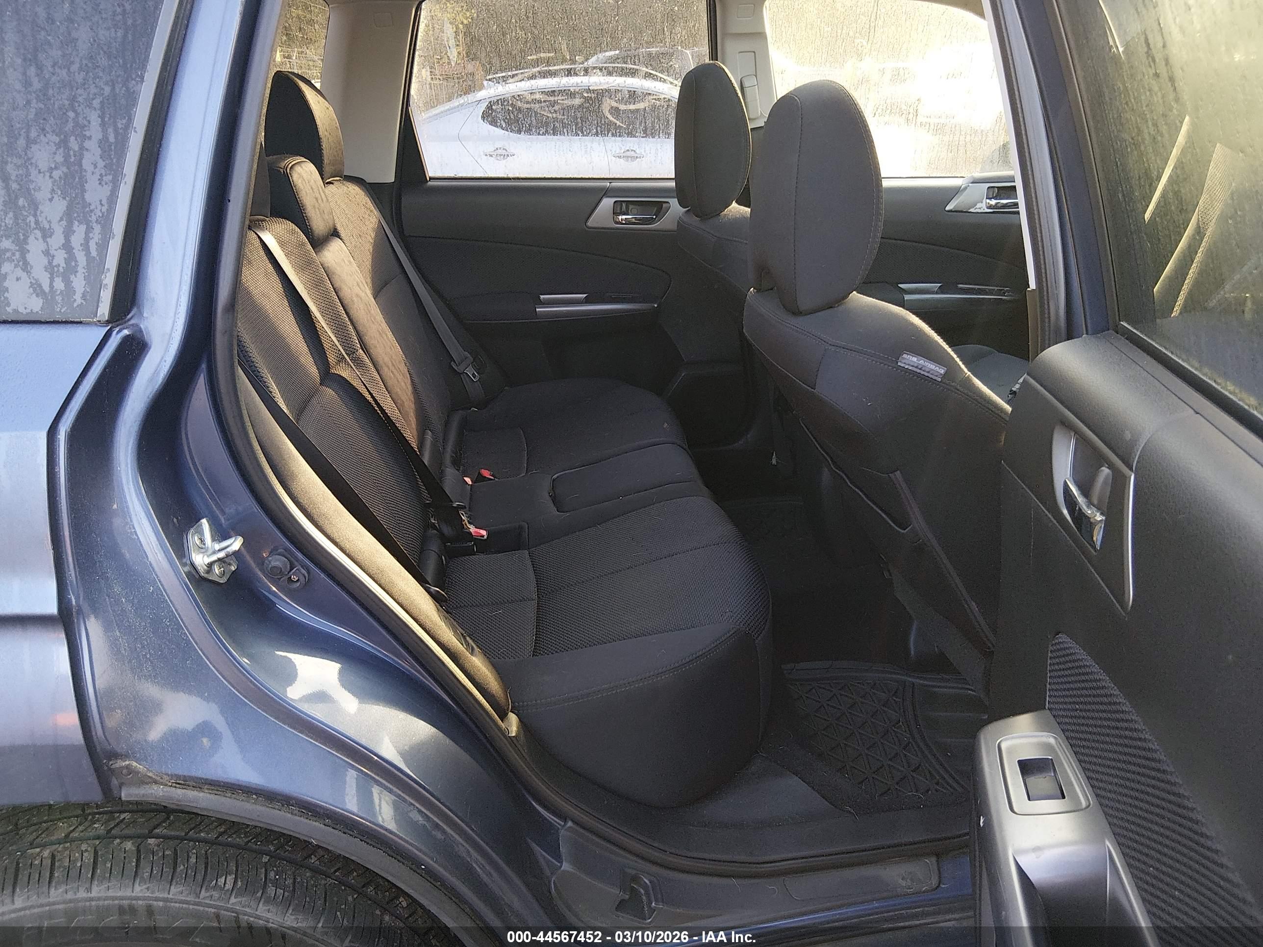 SUBARU FORESTER image 8