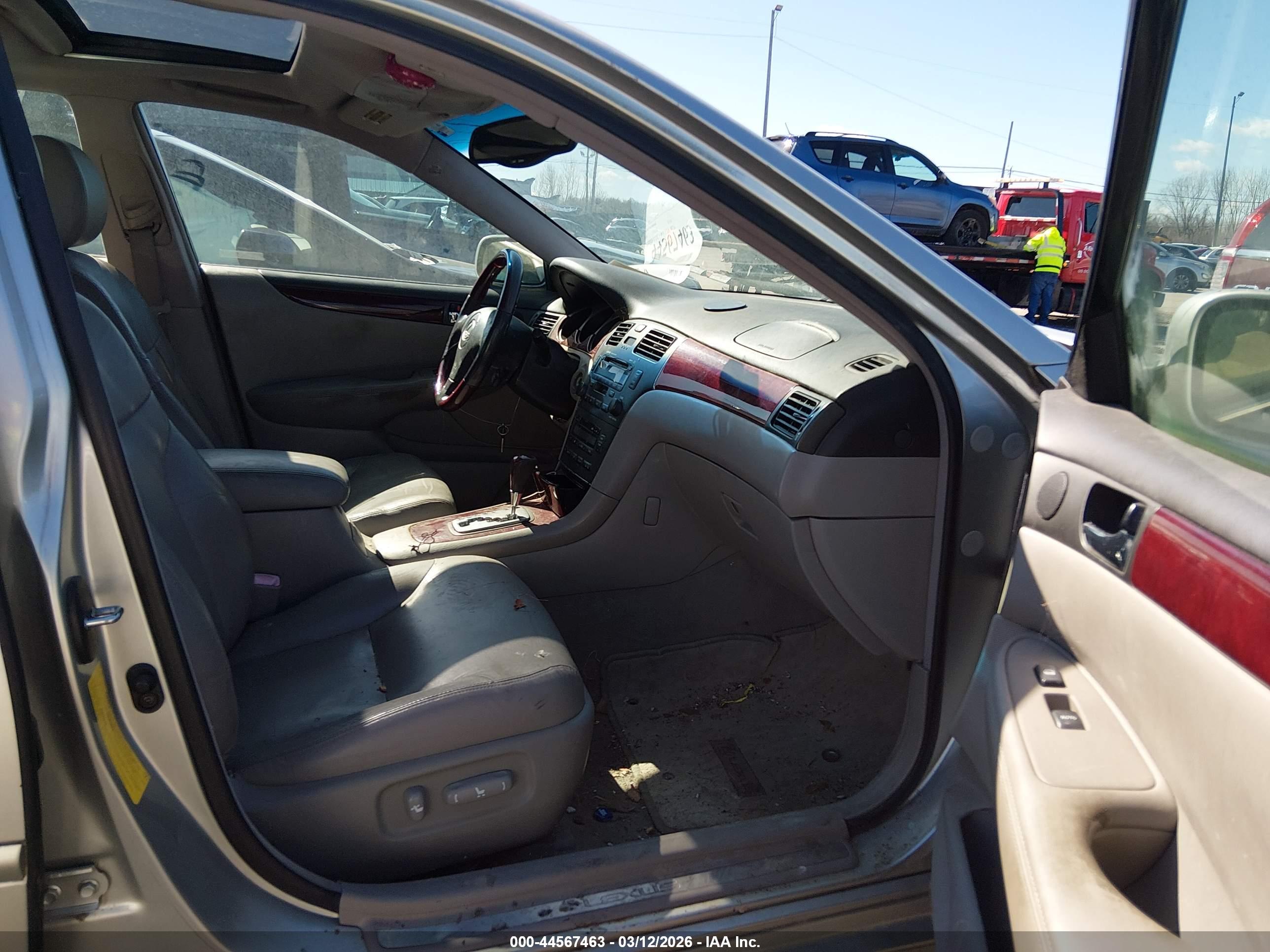 LEXUS ES image 5