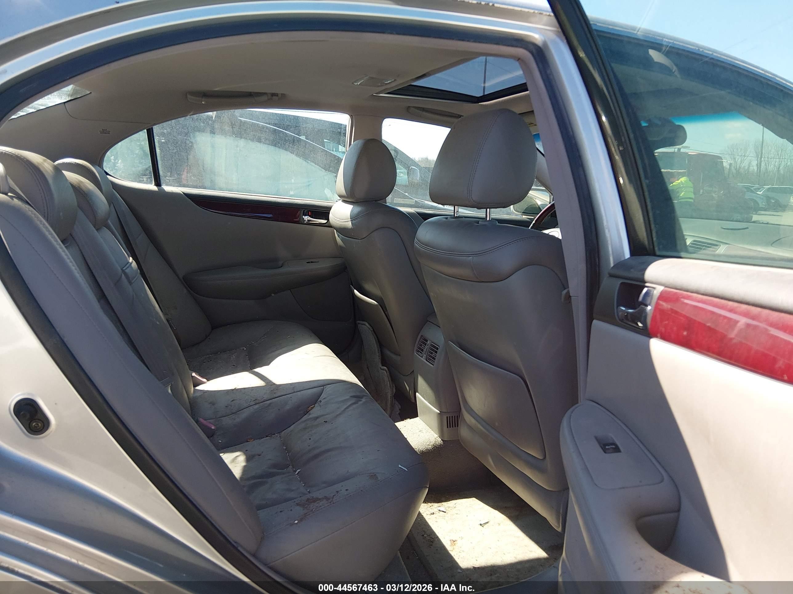 LEXUS ES image 8