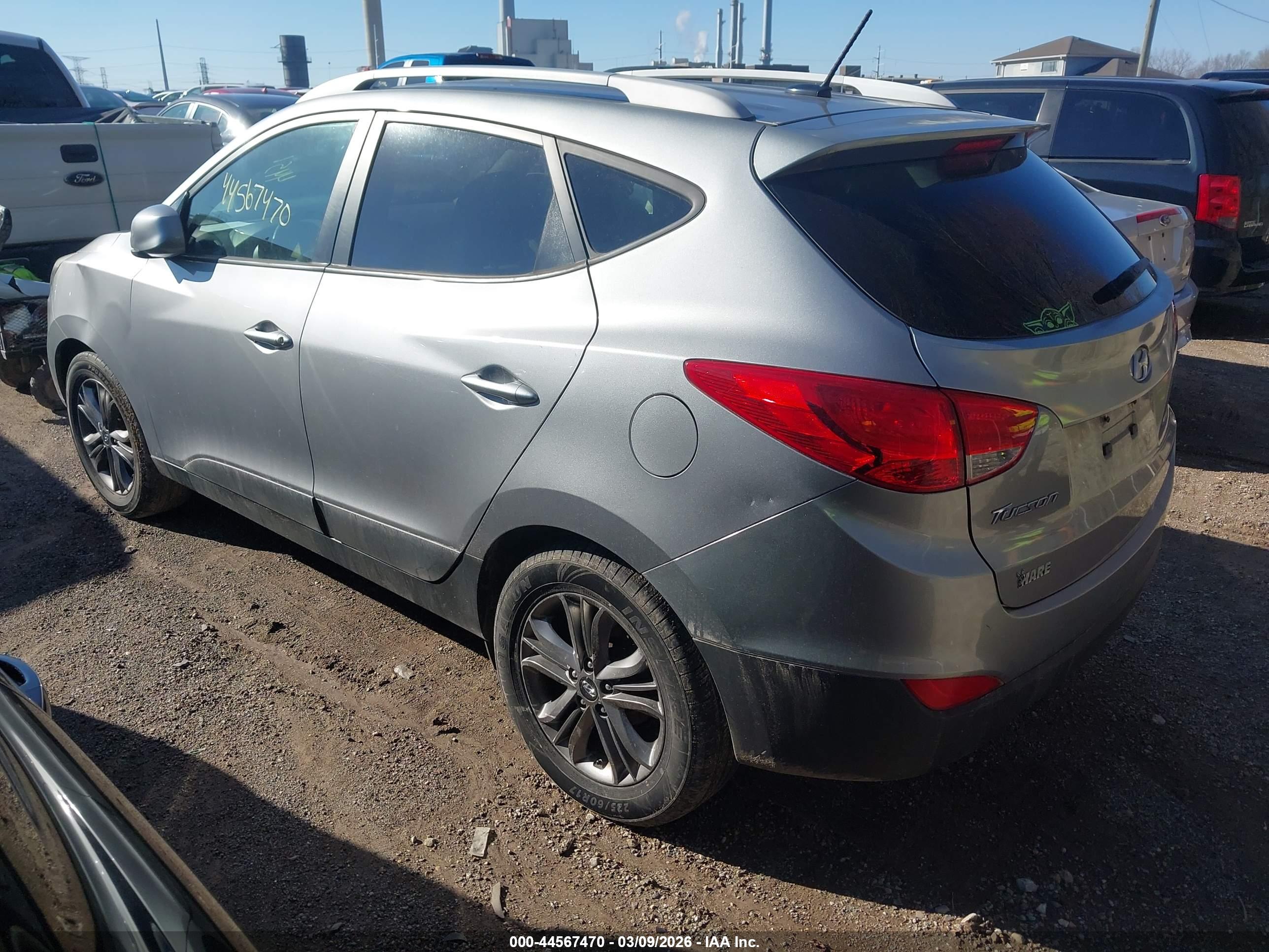 HYUNDAI TUCSON image 3