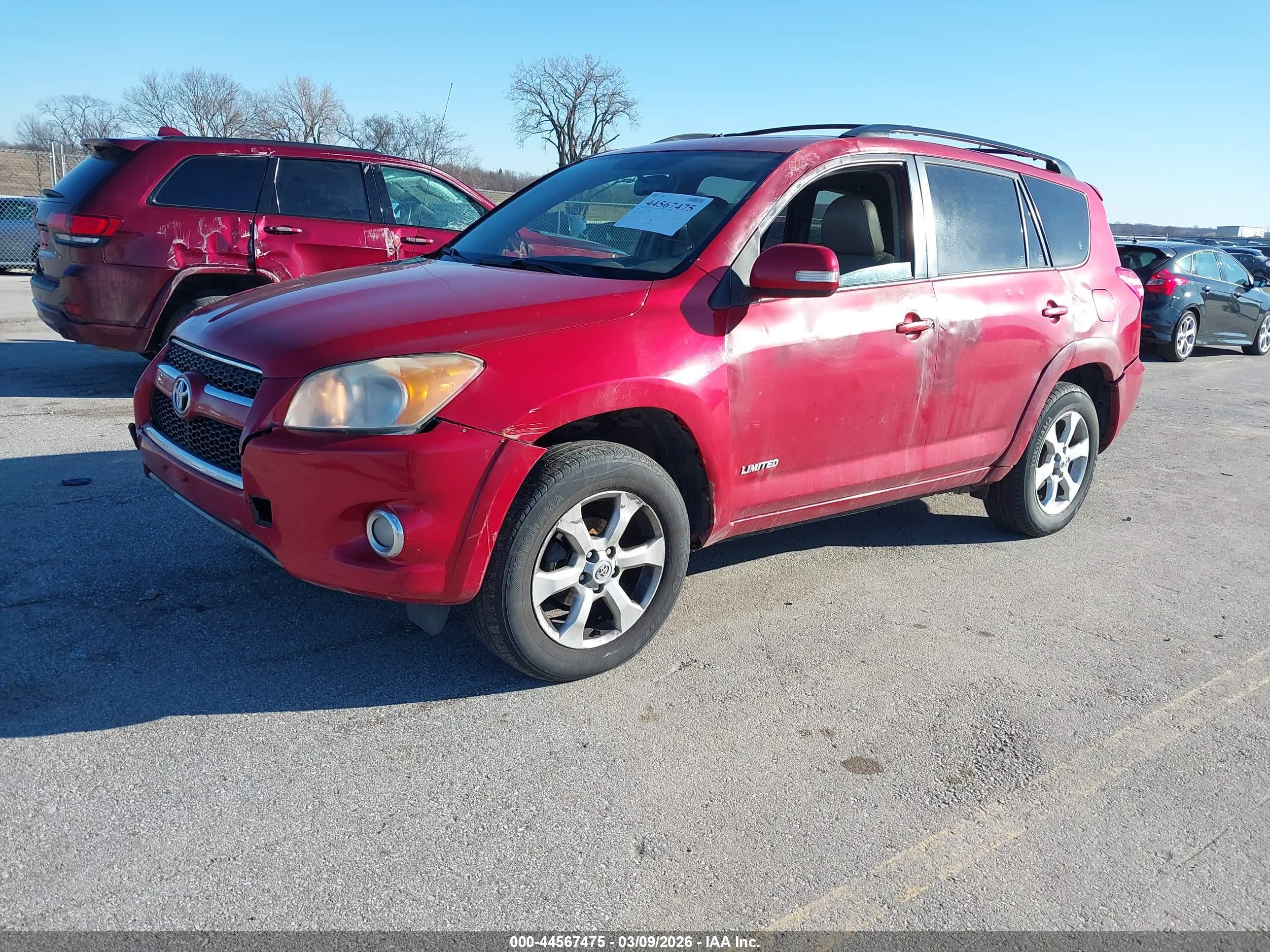 TOYOTA RAV4 image 2