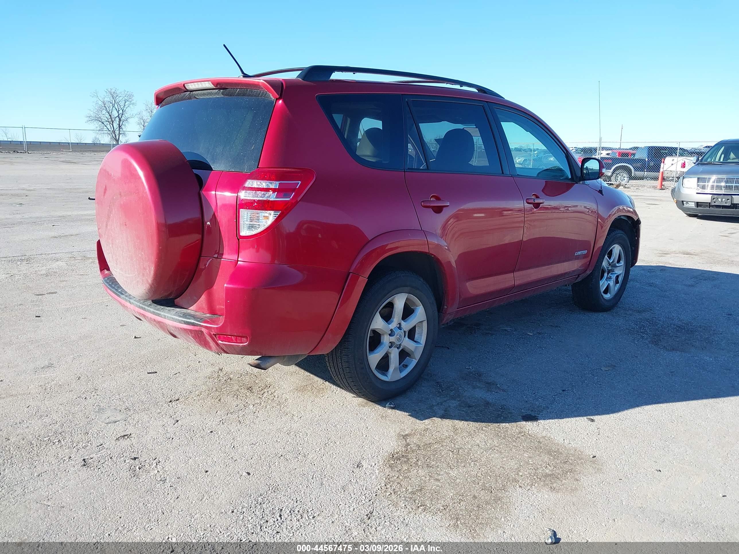 TOYOTA RAV4 image 4