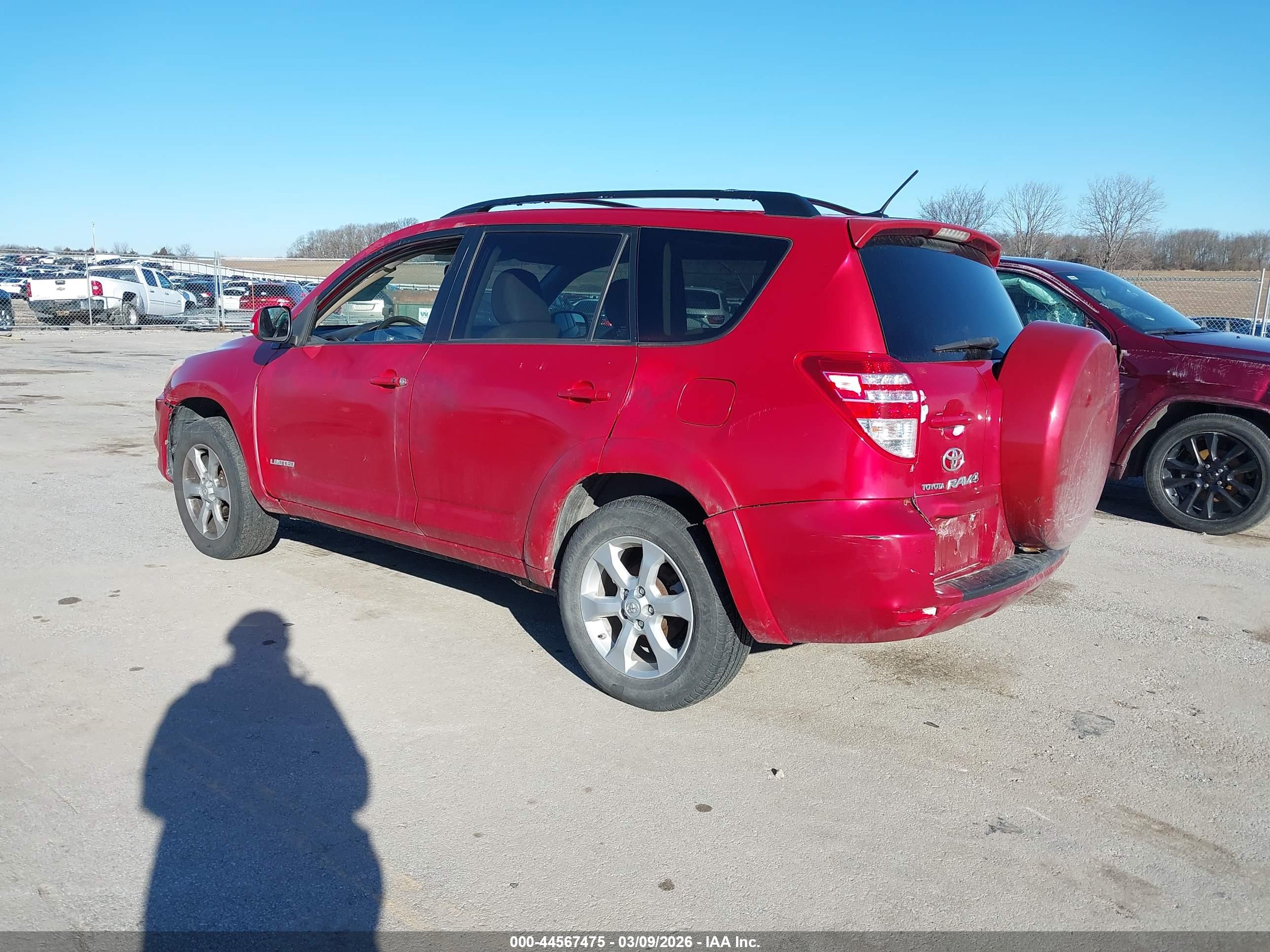 TOYOTA RAV4 image 6