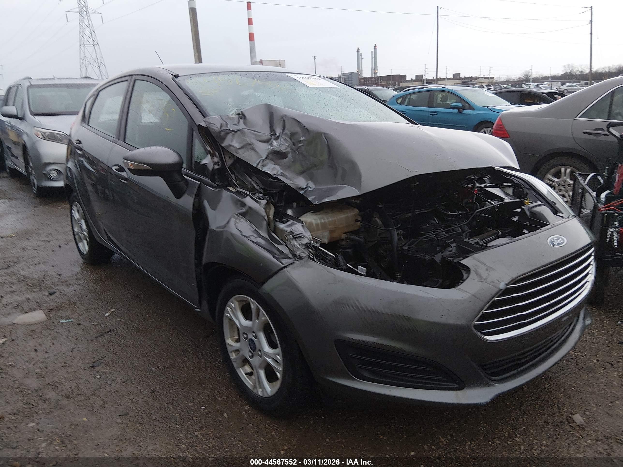FORD FIESTA image 6