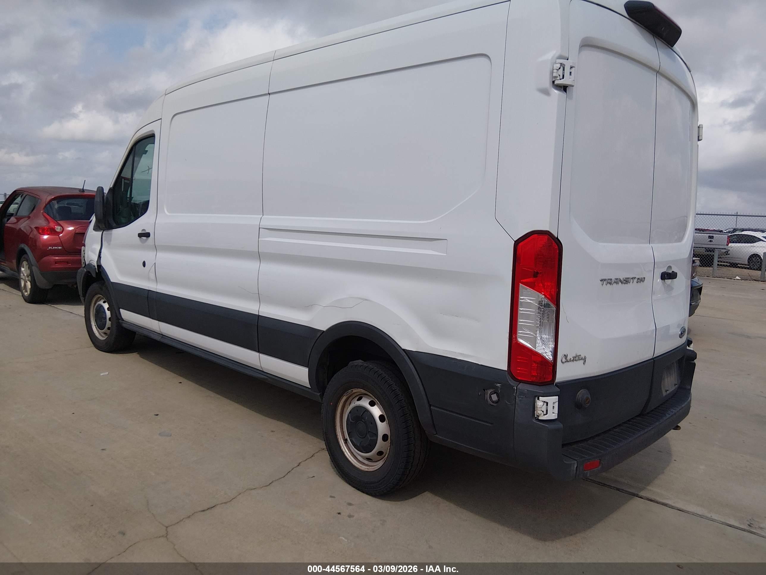 FORD TRANSIT-250 image 3