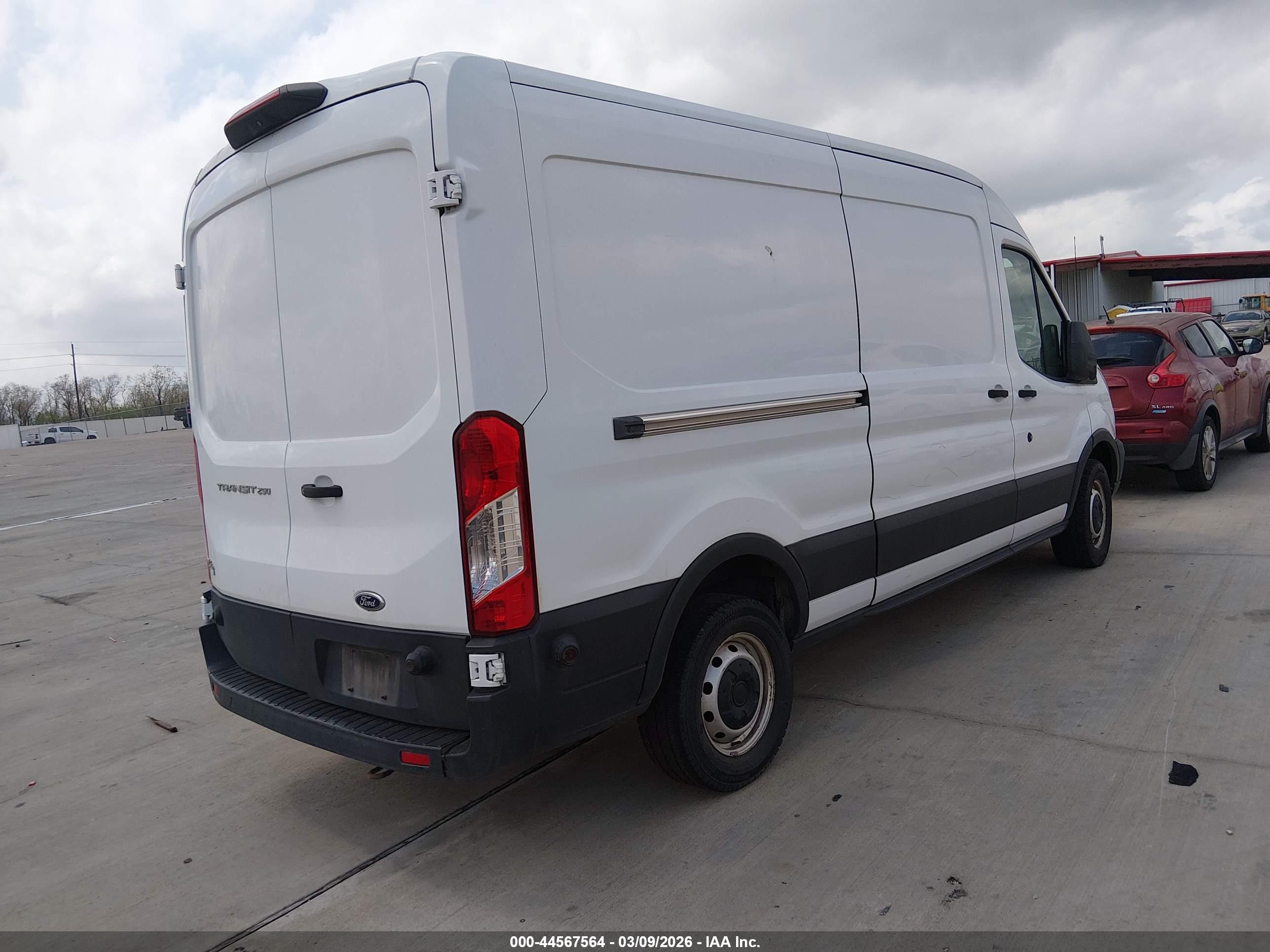 FORD TRANSIT-250 image 4